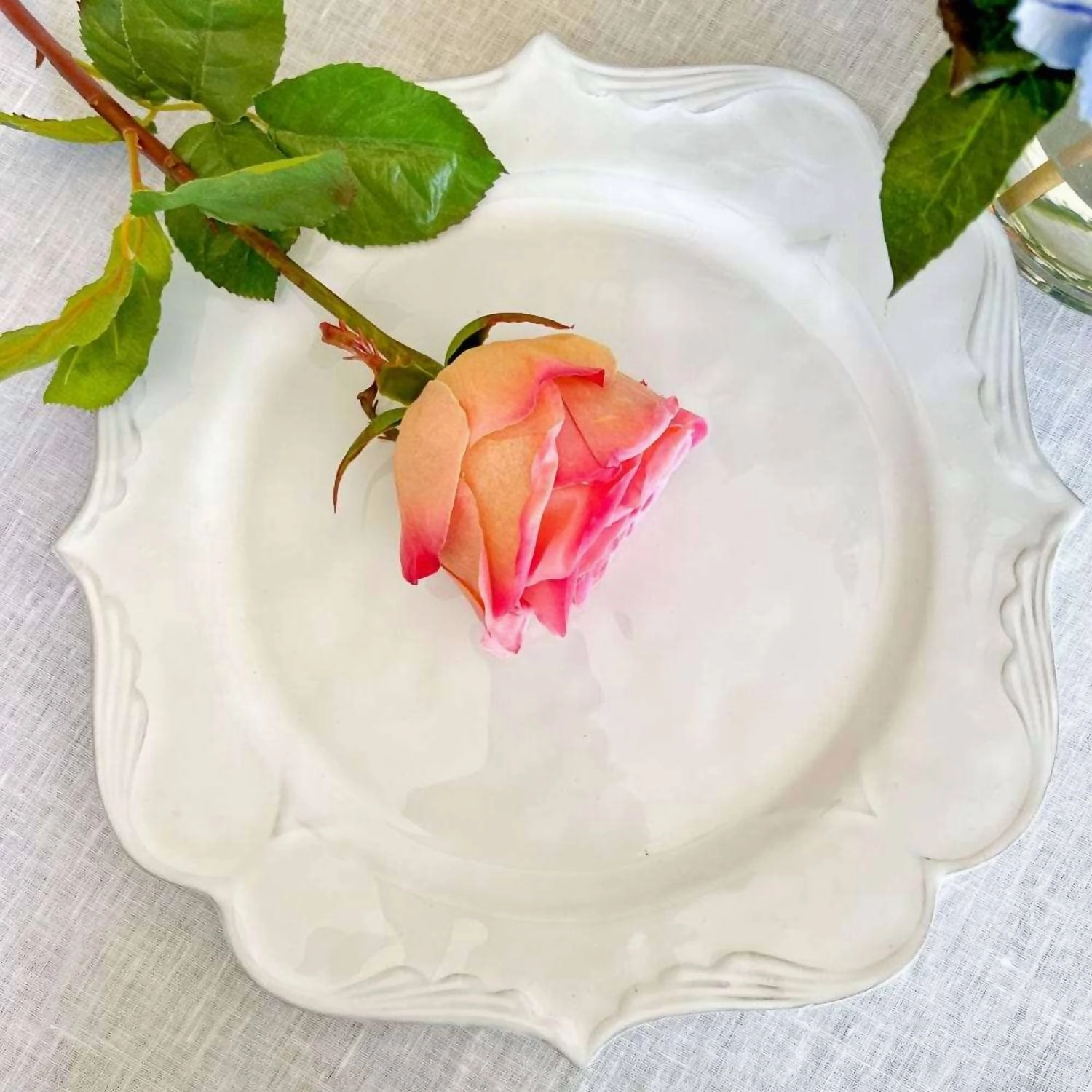 Bella Bianca Filigree Charger In White