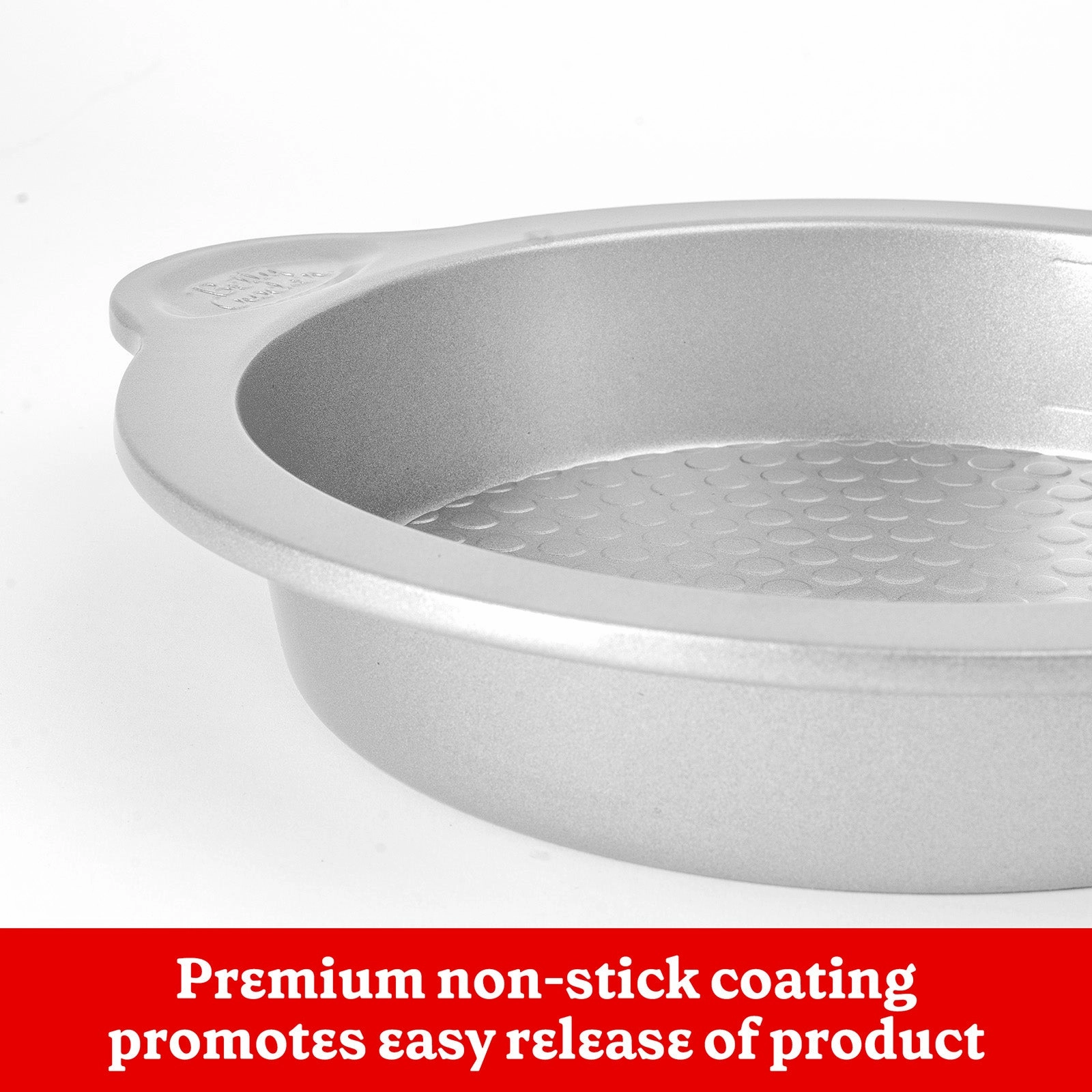 Betty CrockerCarbon Steel 12.5 x 10.5 x 2 Inch Round Cake Pan