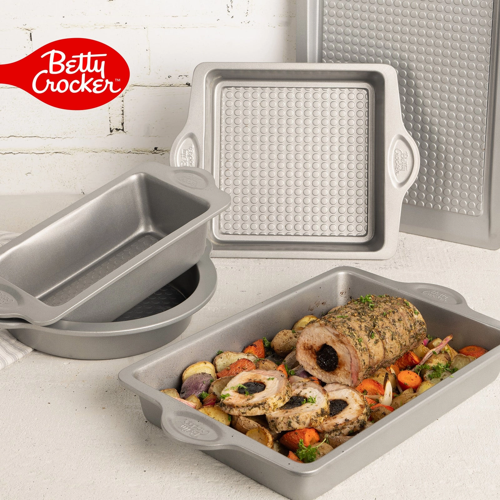Betty CrockerCarbon Steel 16.5 x 9.75 x 2 Inch Roaster Pan