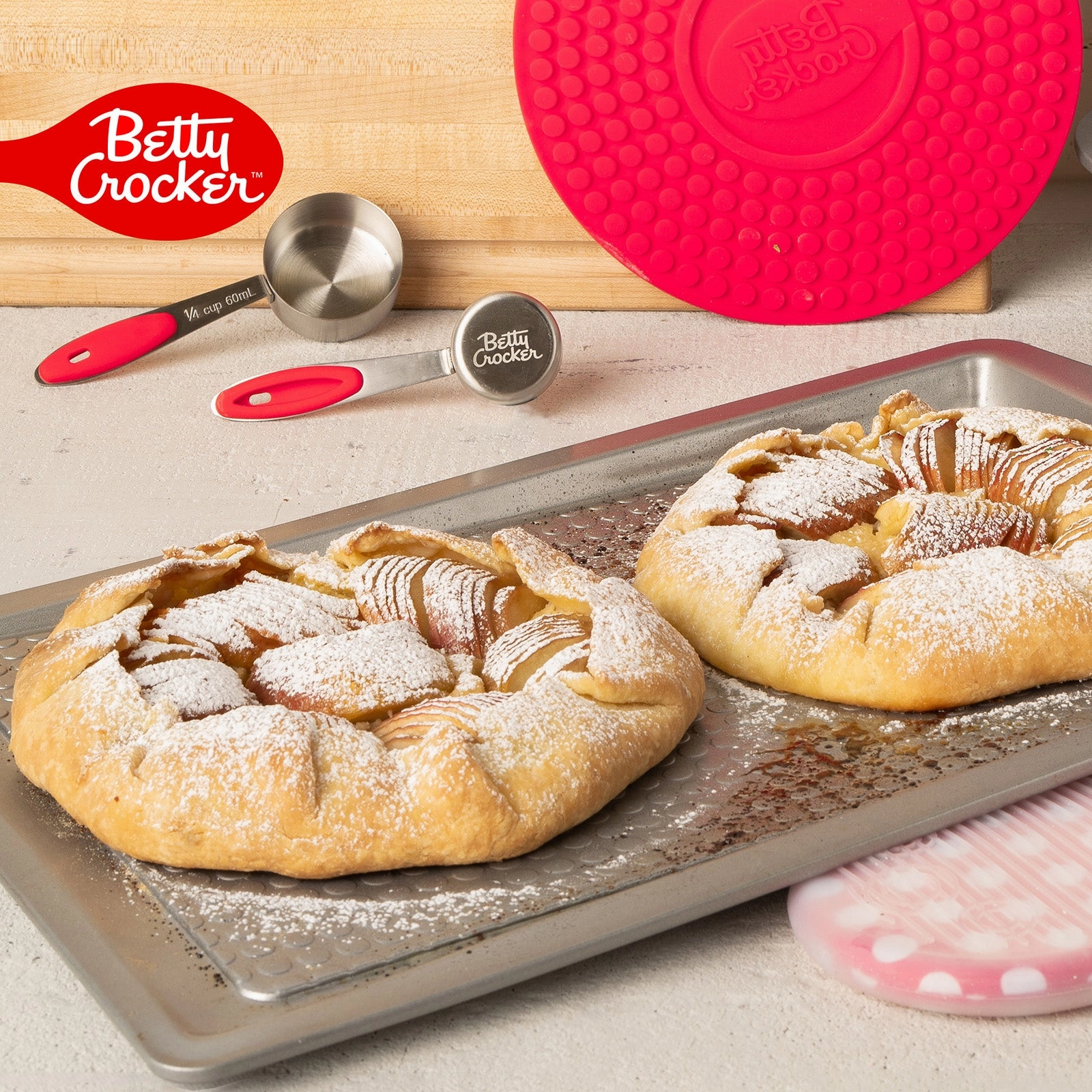 Betty CrockerCarbon Steel Easy Slide 20.5 x 12.75 x 1 Inch Baking Sheet