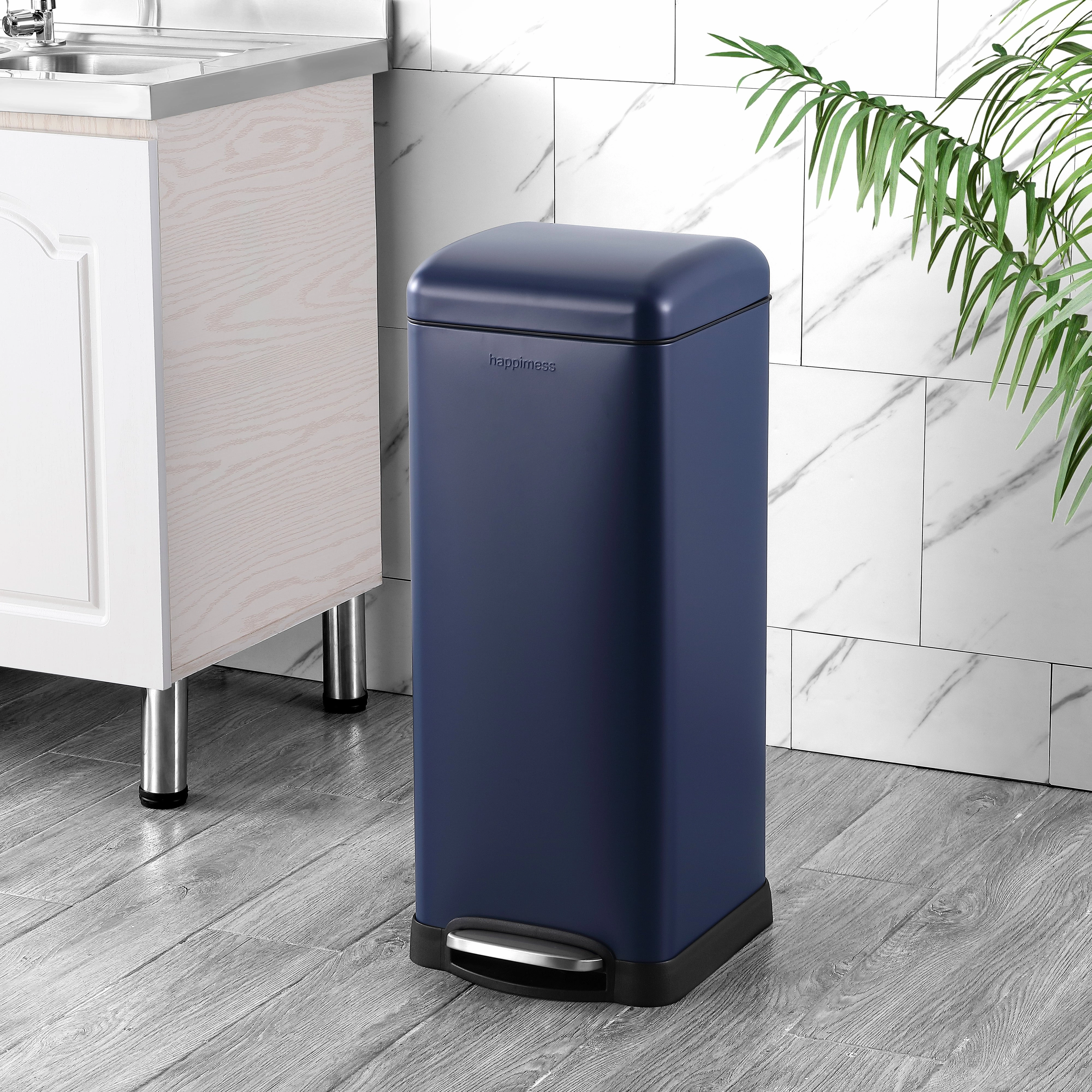 Betty Retro 8-Gallon Step-Open Trash Can (20 liners Included)
