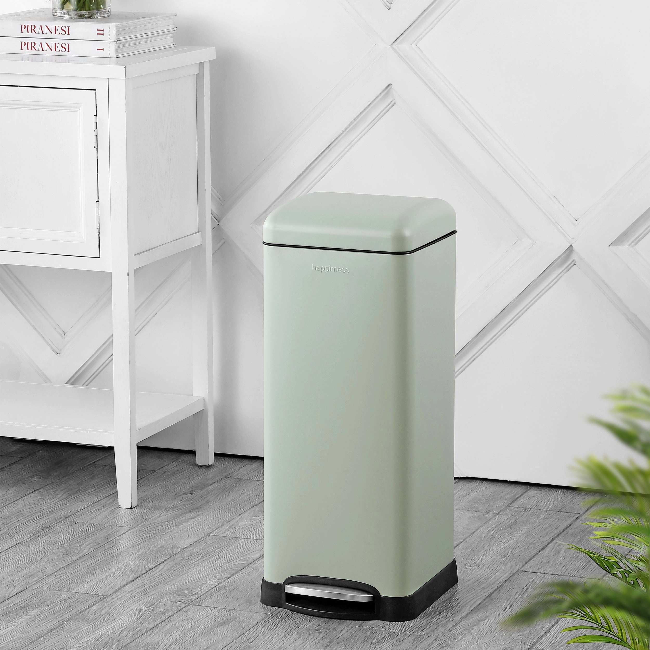 Betty Retro 8-Gallon Step-Open Trash Can (20 liners Included)