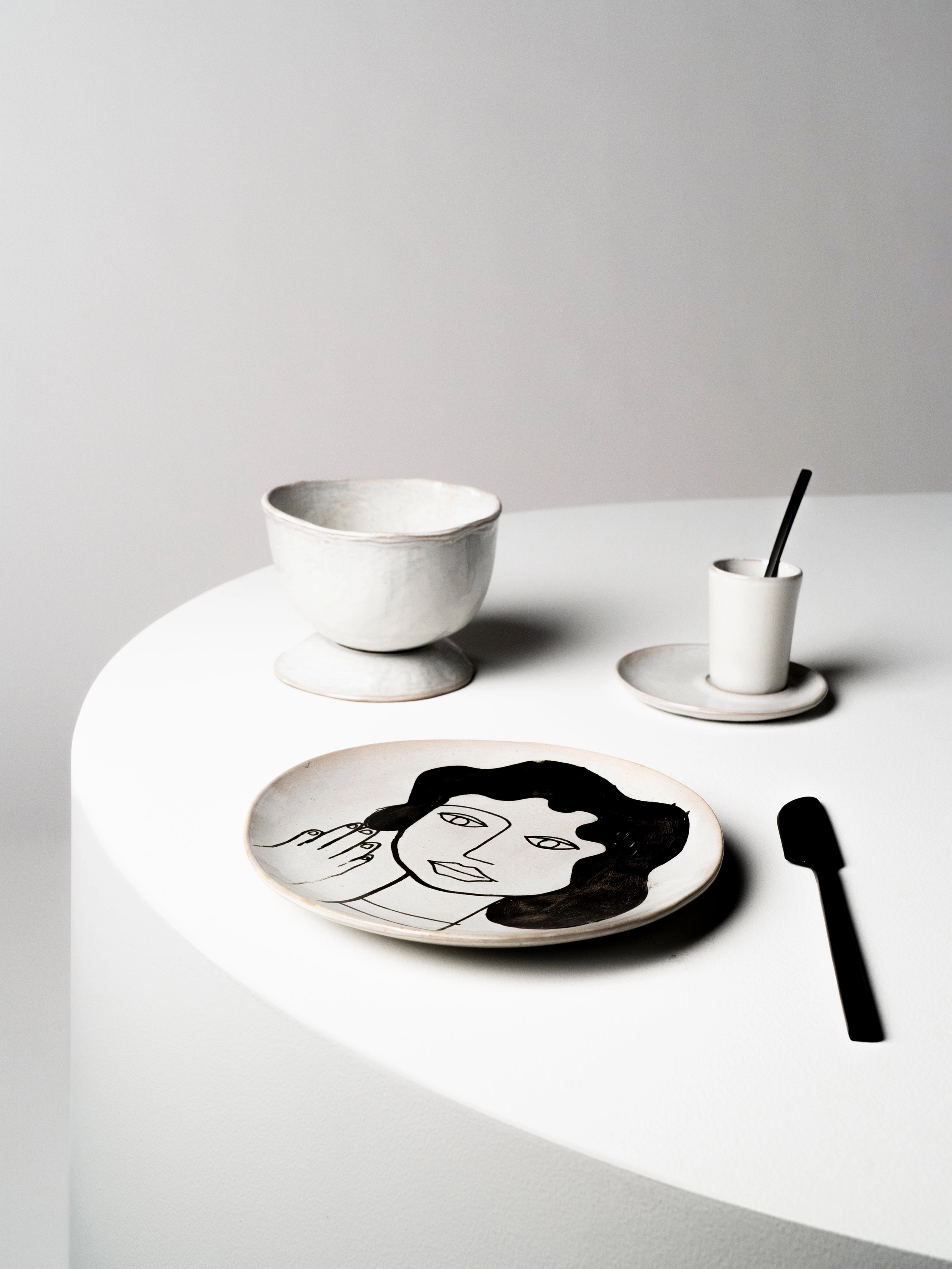 Breakfast plate L off-white - black La Mre