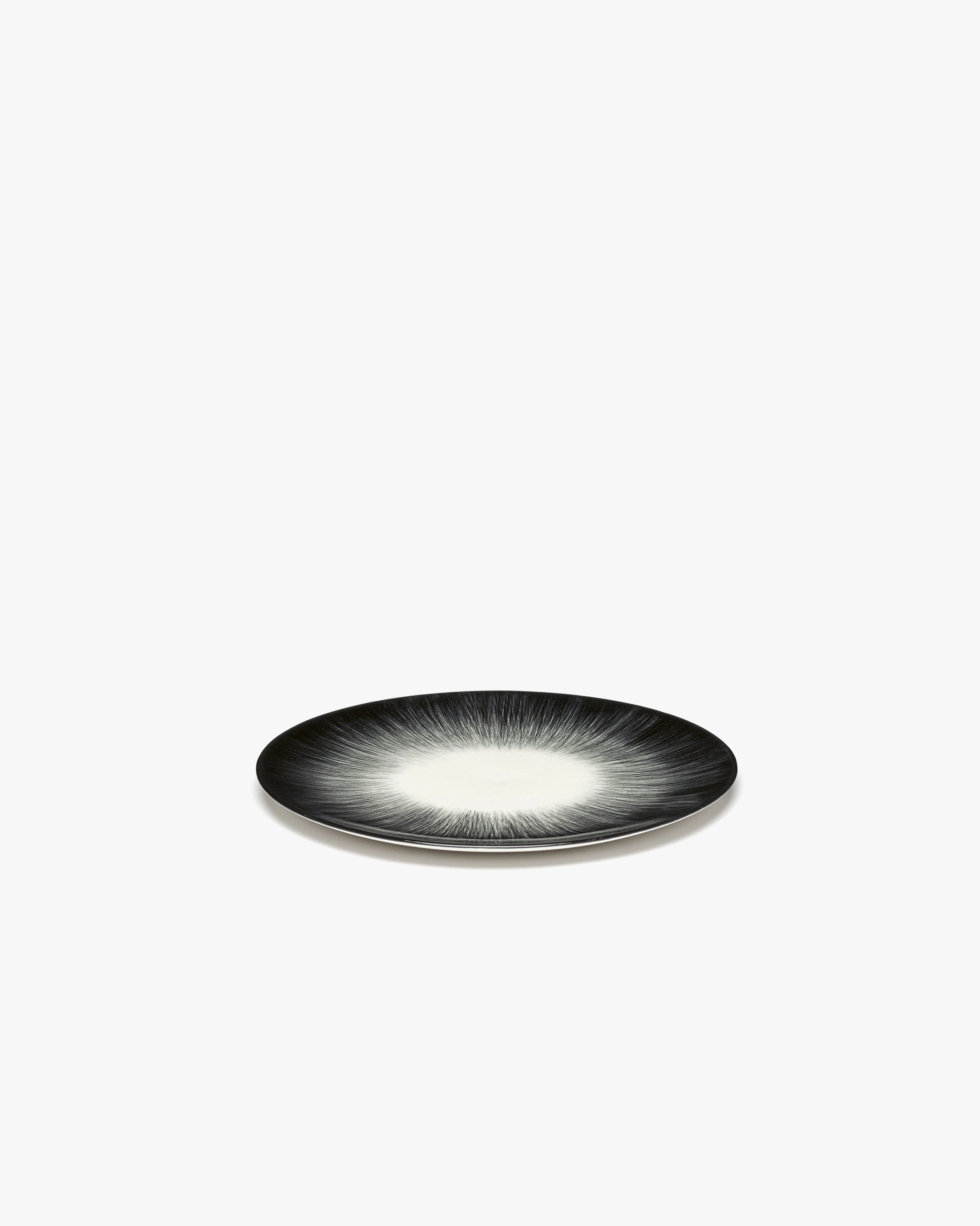 Breakfast plate white/black variation 5 D
