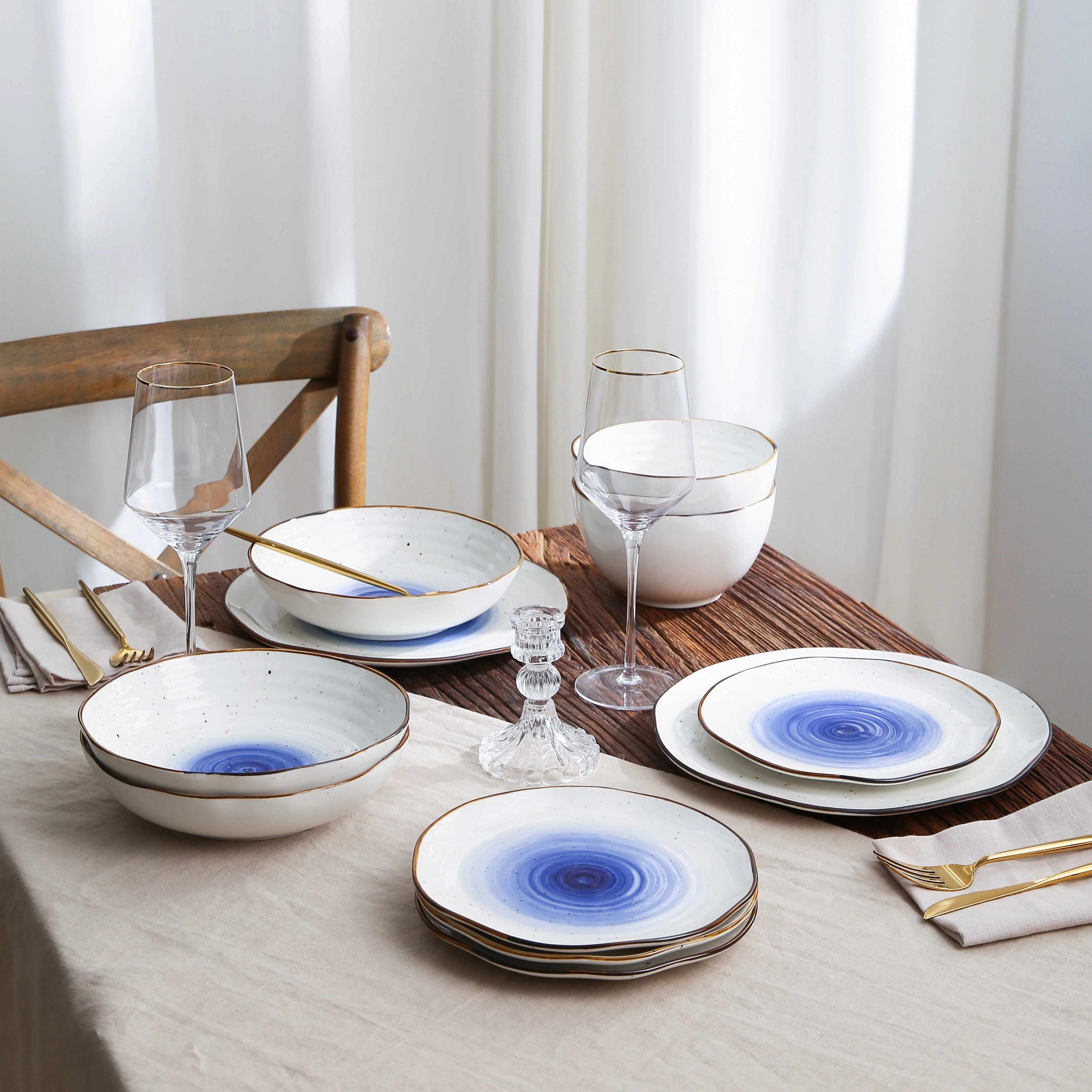 Christian Siriano Luma Porcelain 16-Piece Dinnerware Set