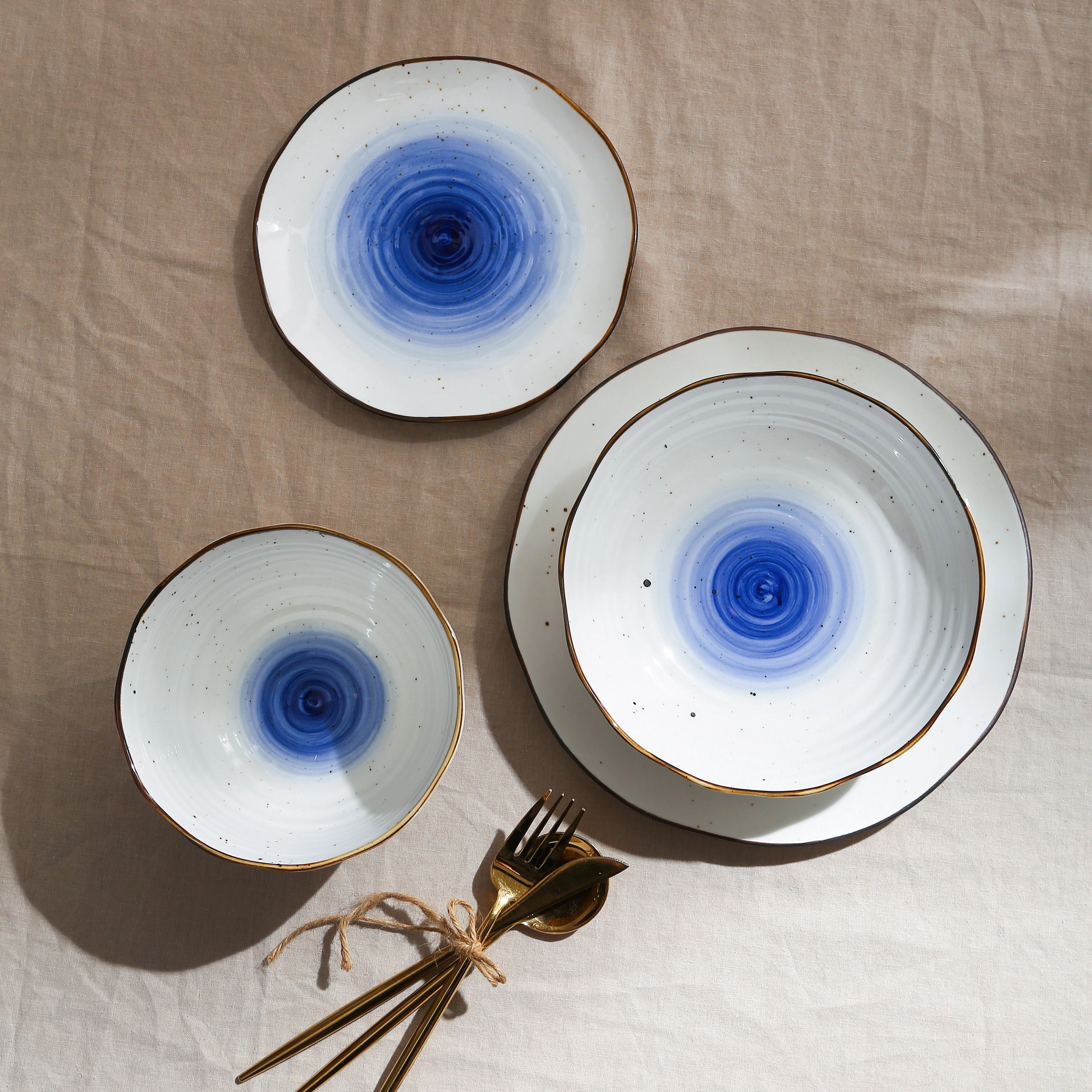Christian Siriano Luma Porcelain 16-Piece Dinnerware Set