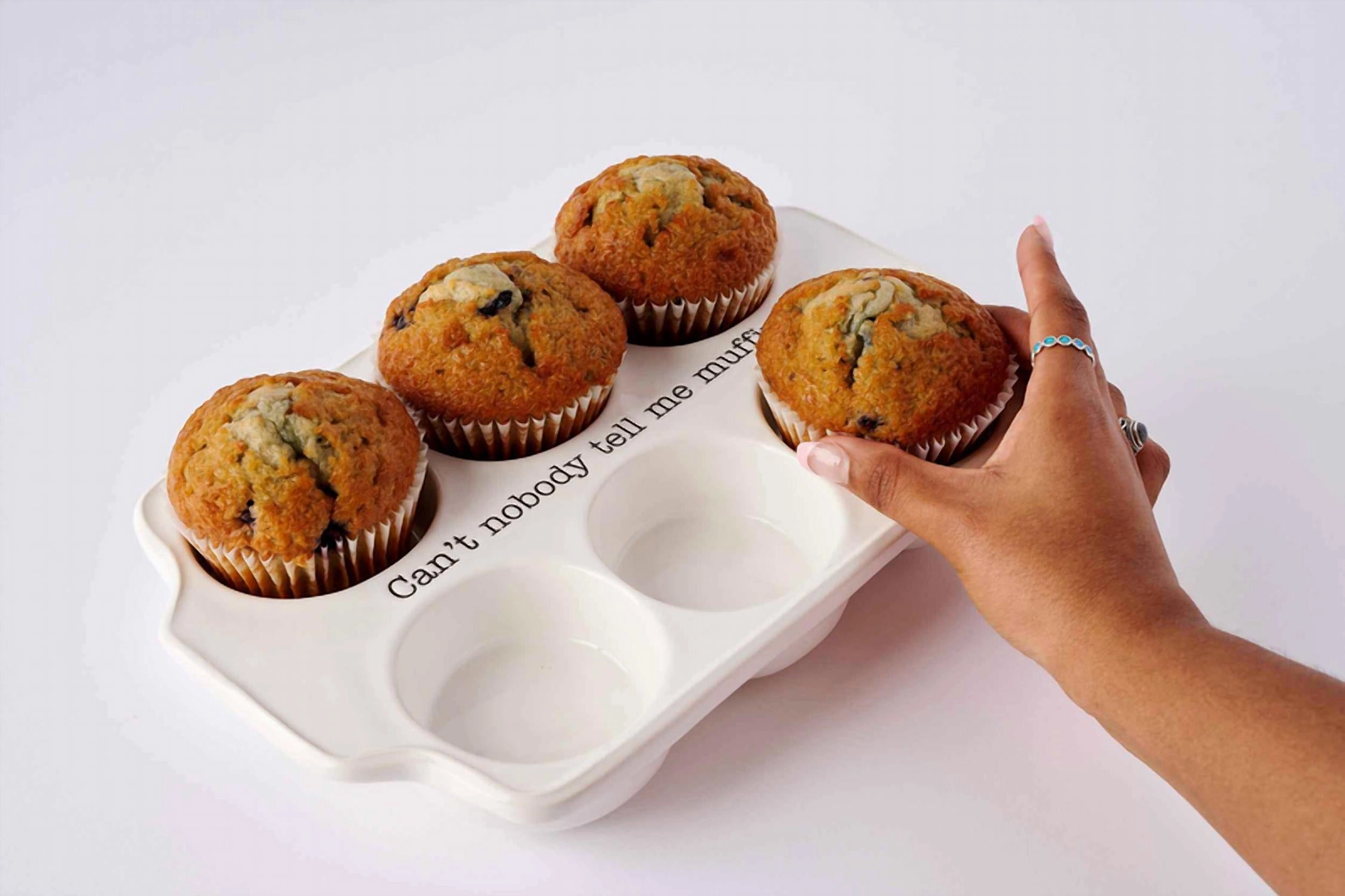 Circa Muffin Tray & Spatula Set In White/brown