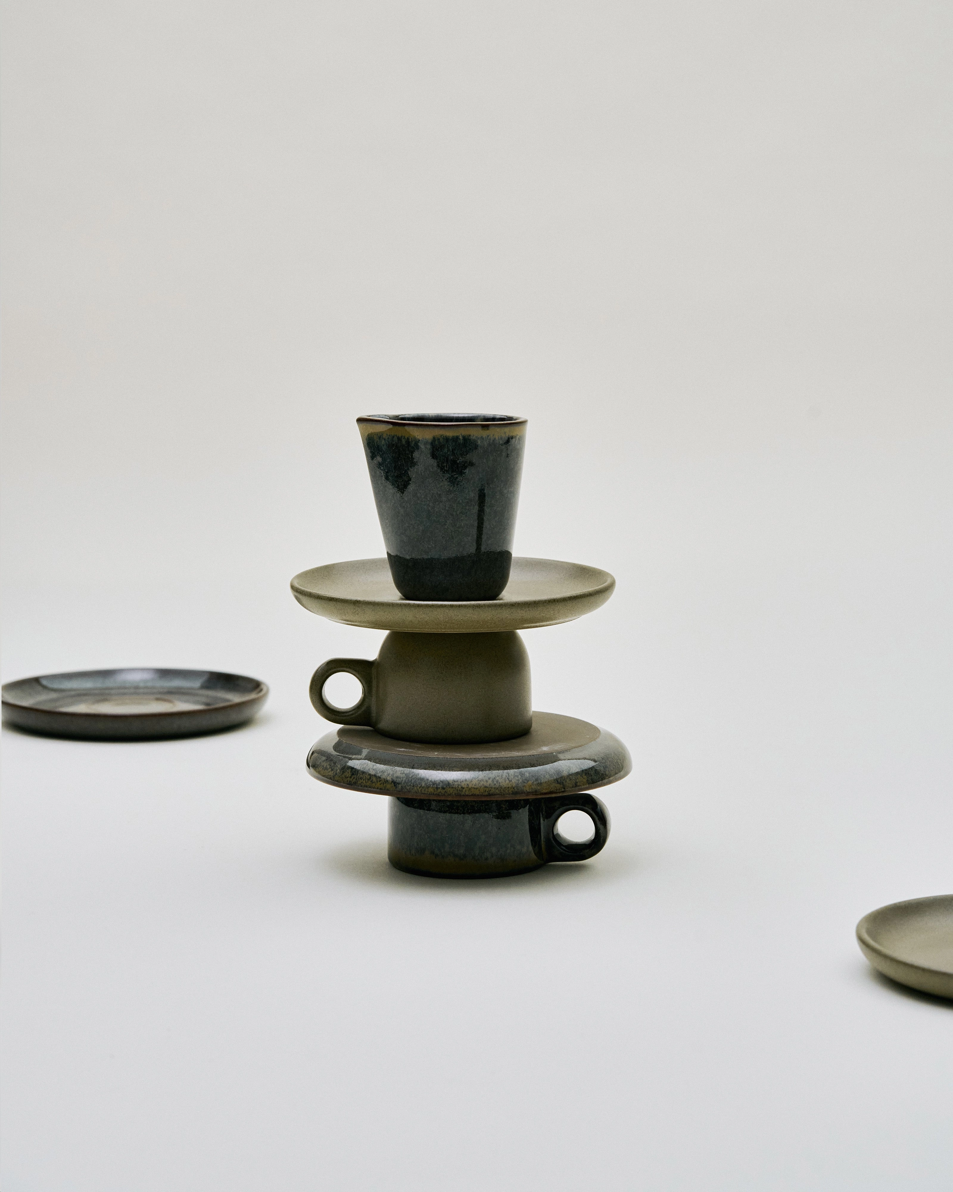Coffee cup with saucer camogreen Surface