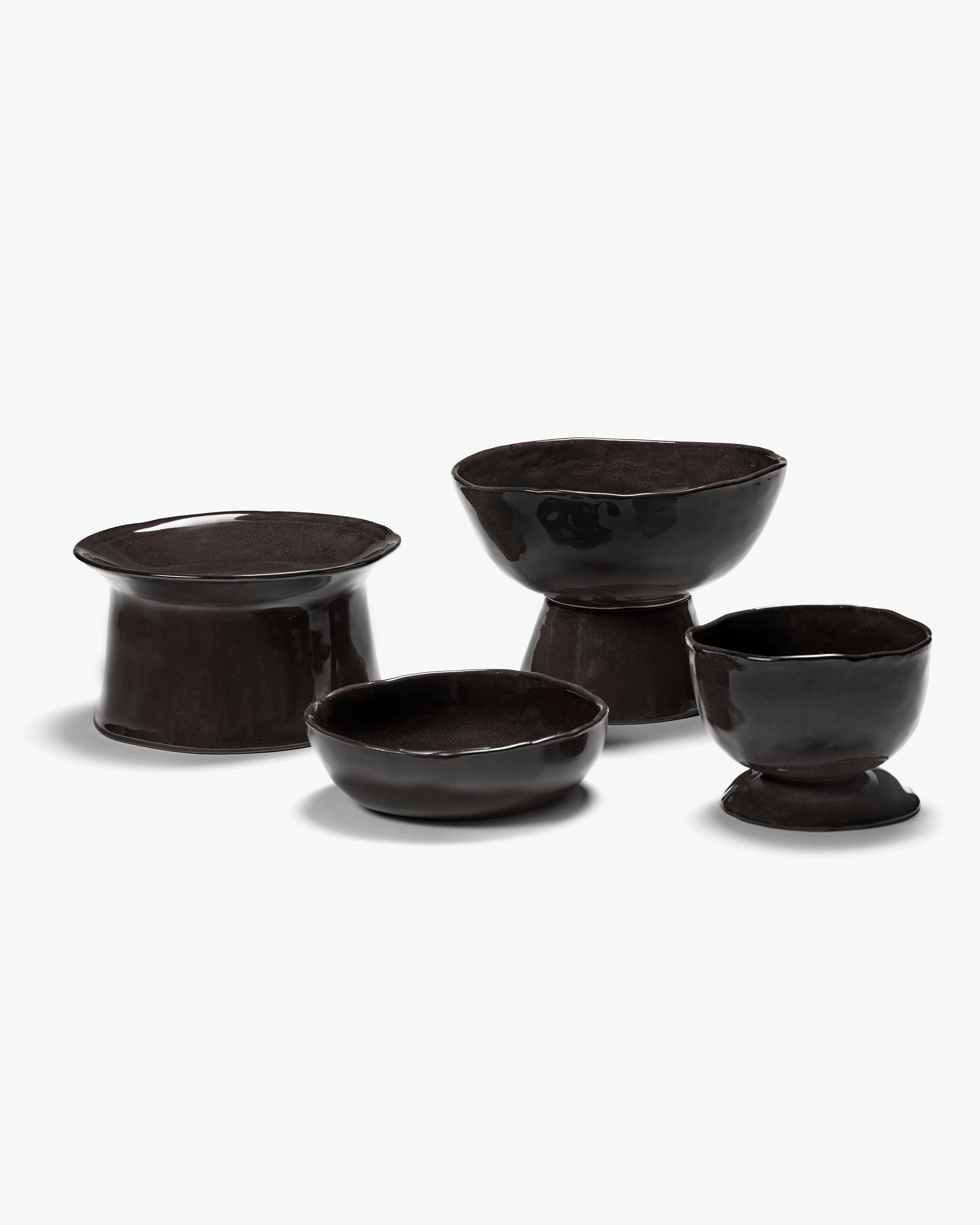 Deep plate large on foot ebony La Mre