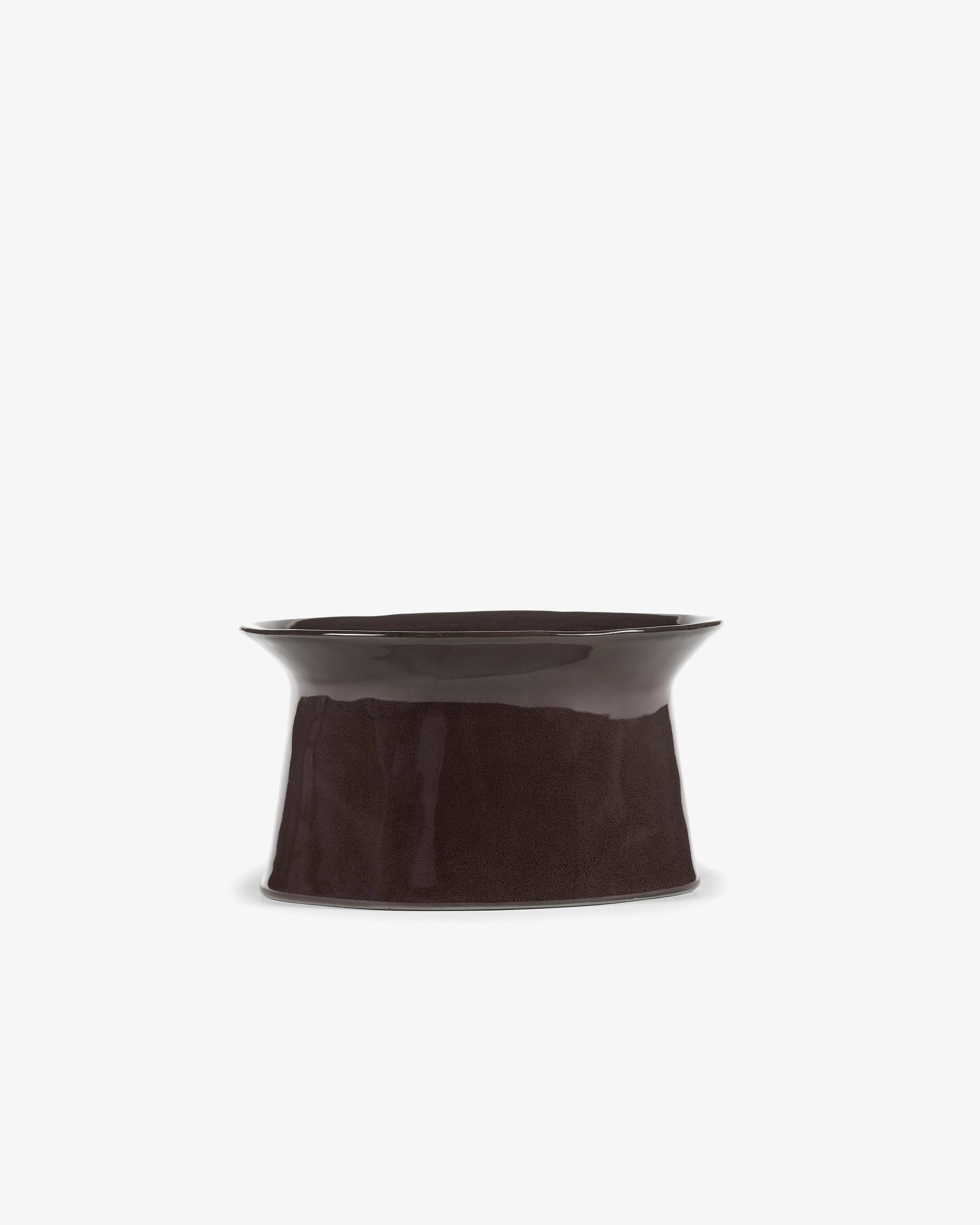 Deep plate large on foot ebony La Mre