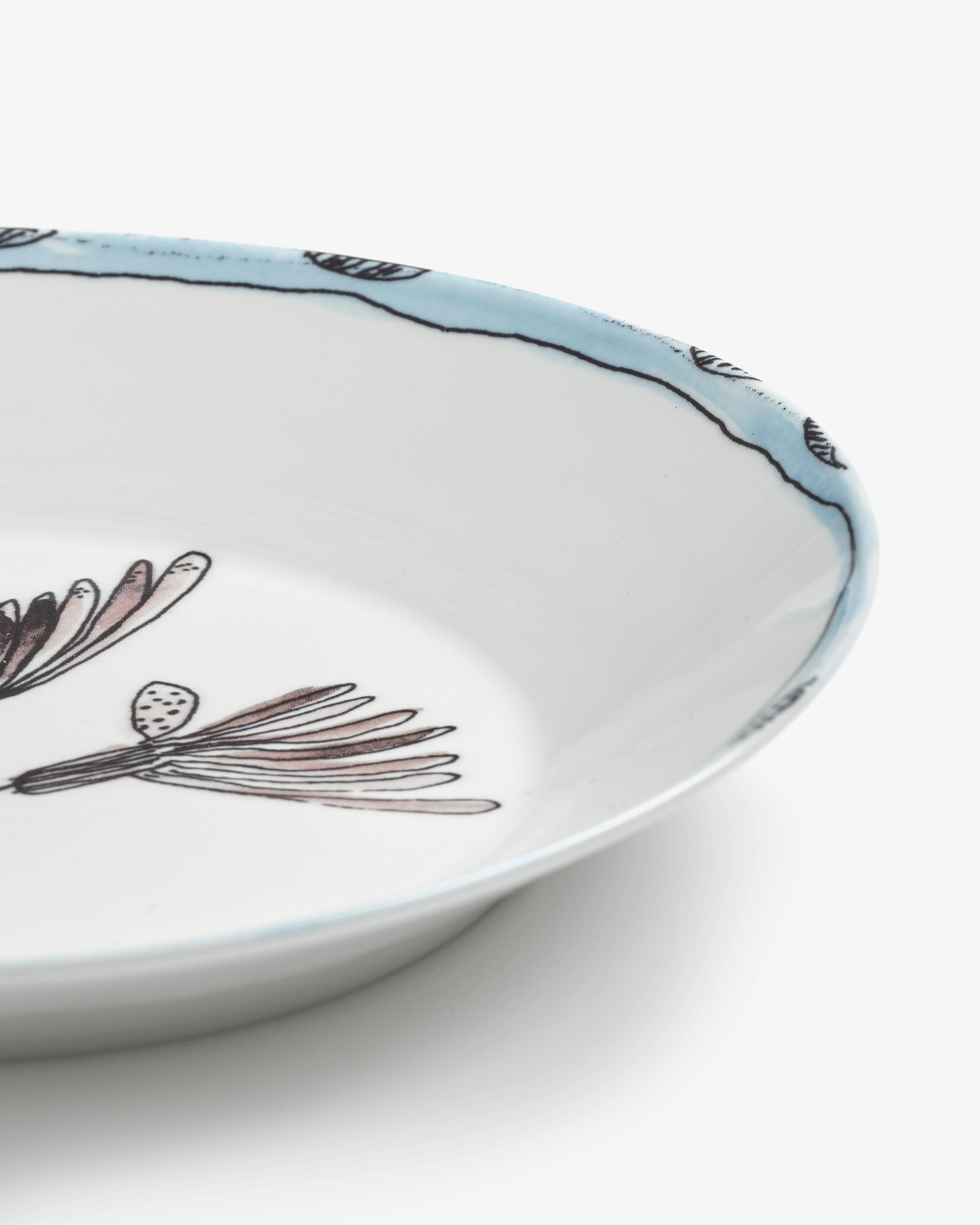 Deep plate M Camelia aubergine Midnight Flowers