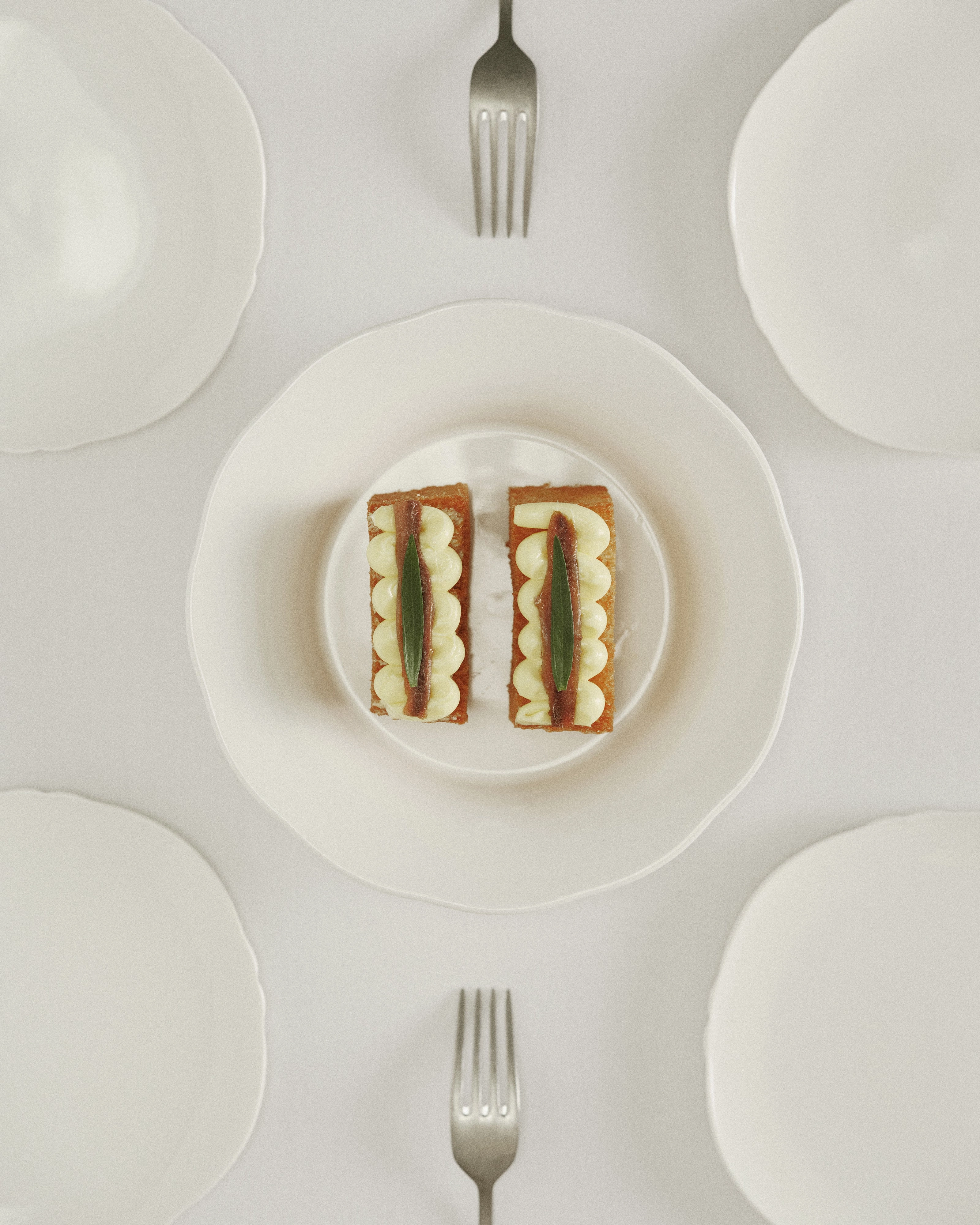 Deep side plate L white Silhouette