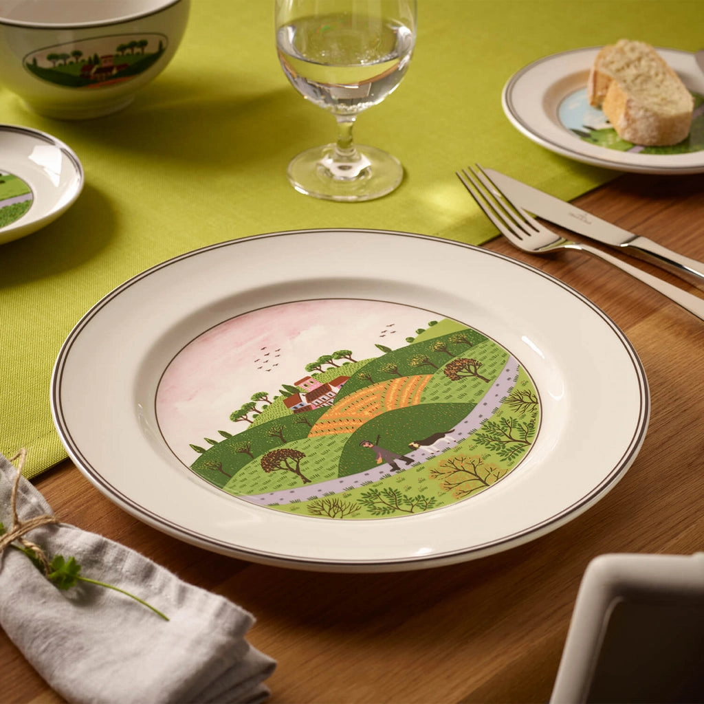 Design Naif Dinner Plate: Hunter & Dog