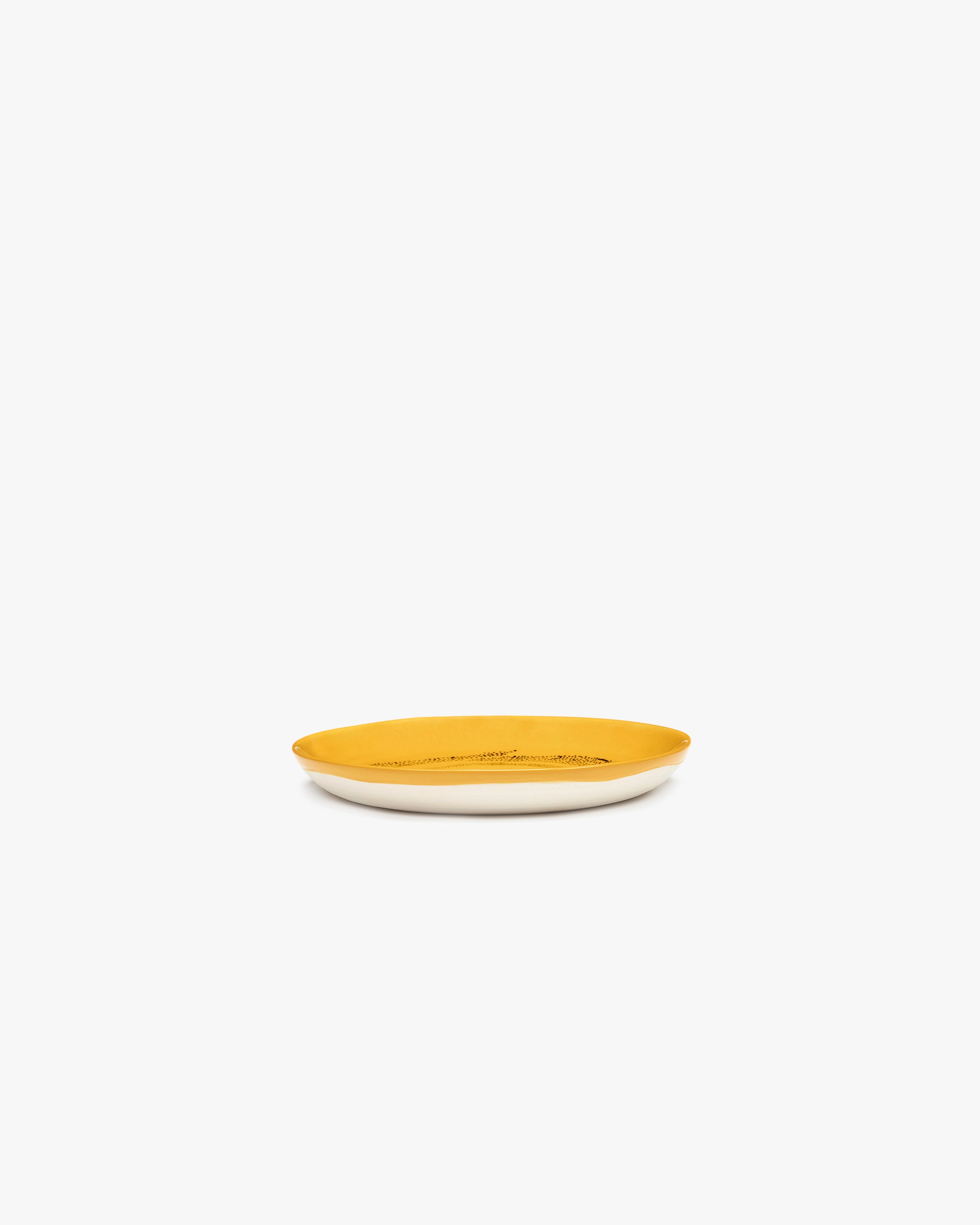 Dessert plate yellow - black dots Feast