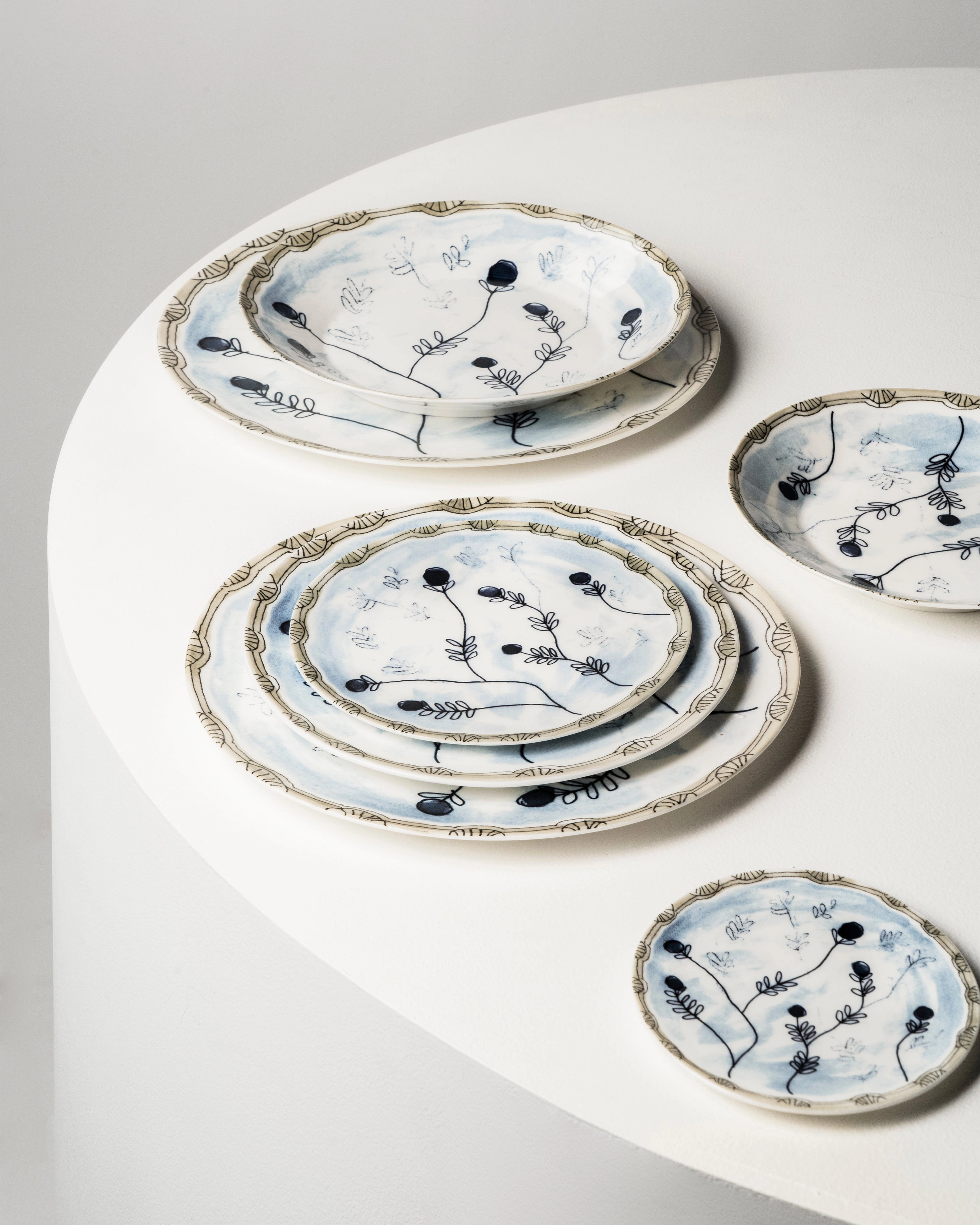Dinner plate Mirtillo tea Midnight Flowers