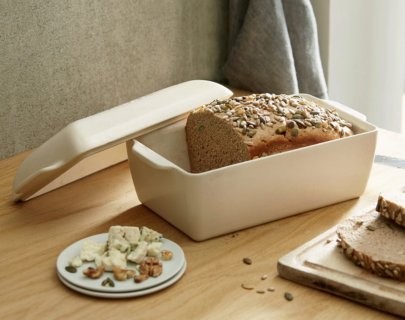 Emile Henry Bread Loaf Baker With Lid
