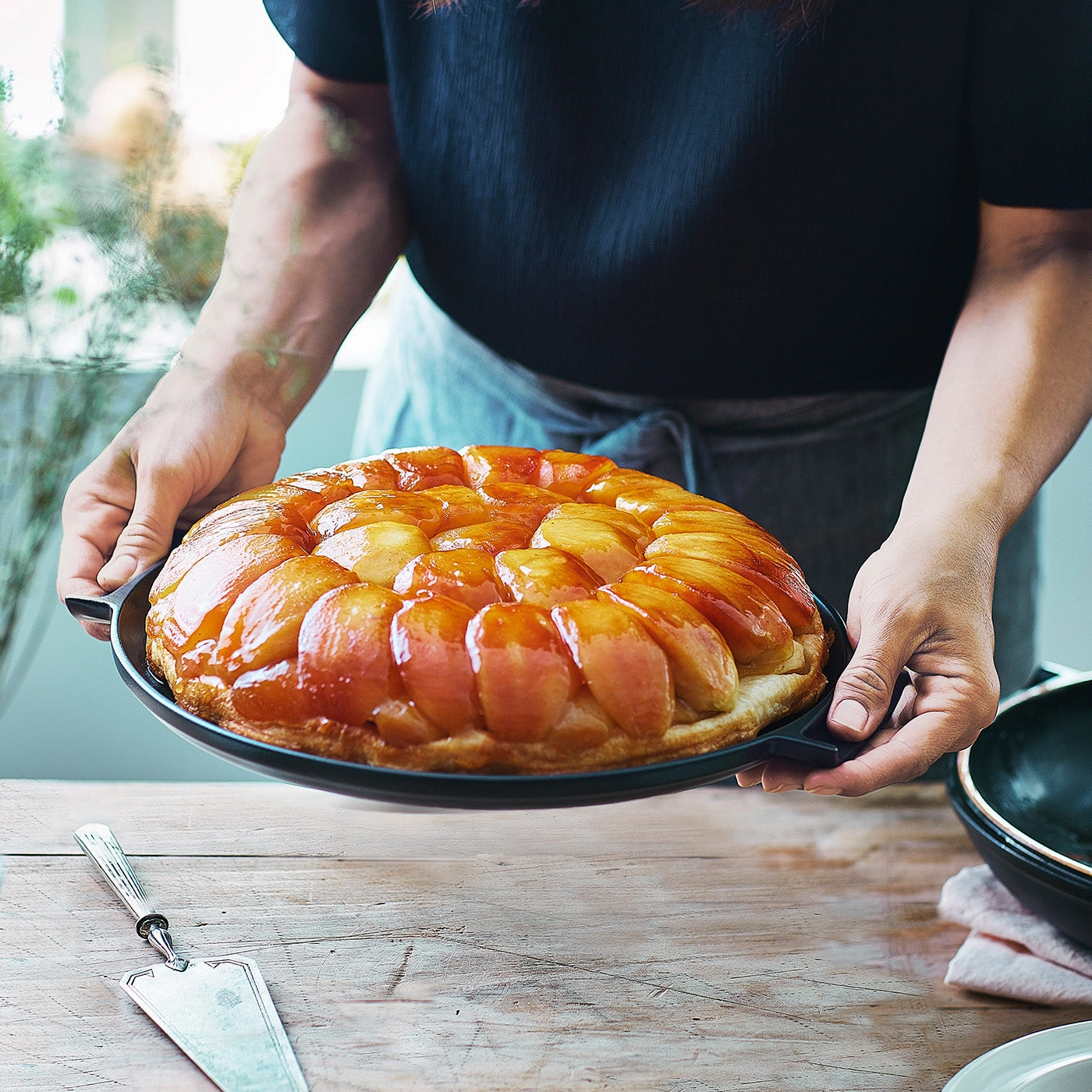 Emile Henry Delight 2.3 Quart Tart Tatin Set, Slate
