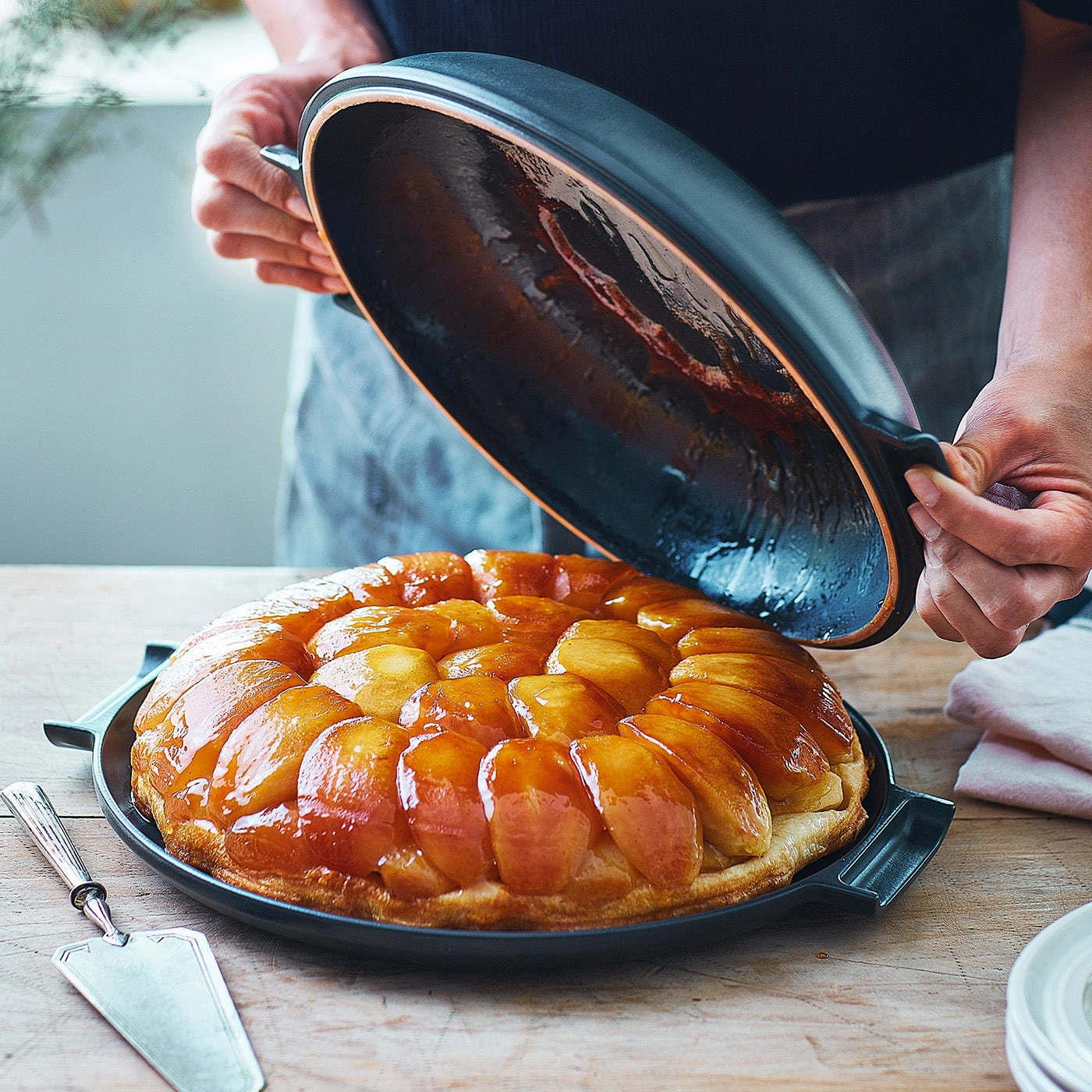 Emile Henry Delight 2.3 Quart Tart Tatin Set, Slate