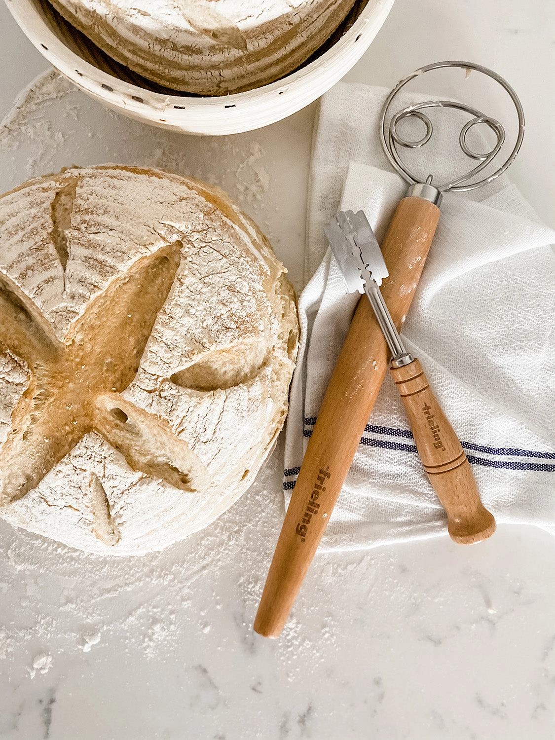 Frieling Bread Lame Dough Scoring Blade w/Extra Blades and Cover, 7.5 Inch, Natural Wood Handle