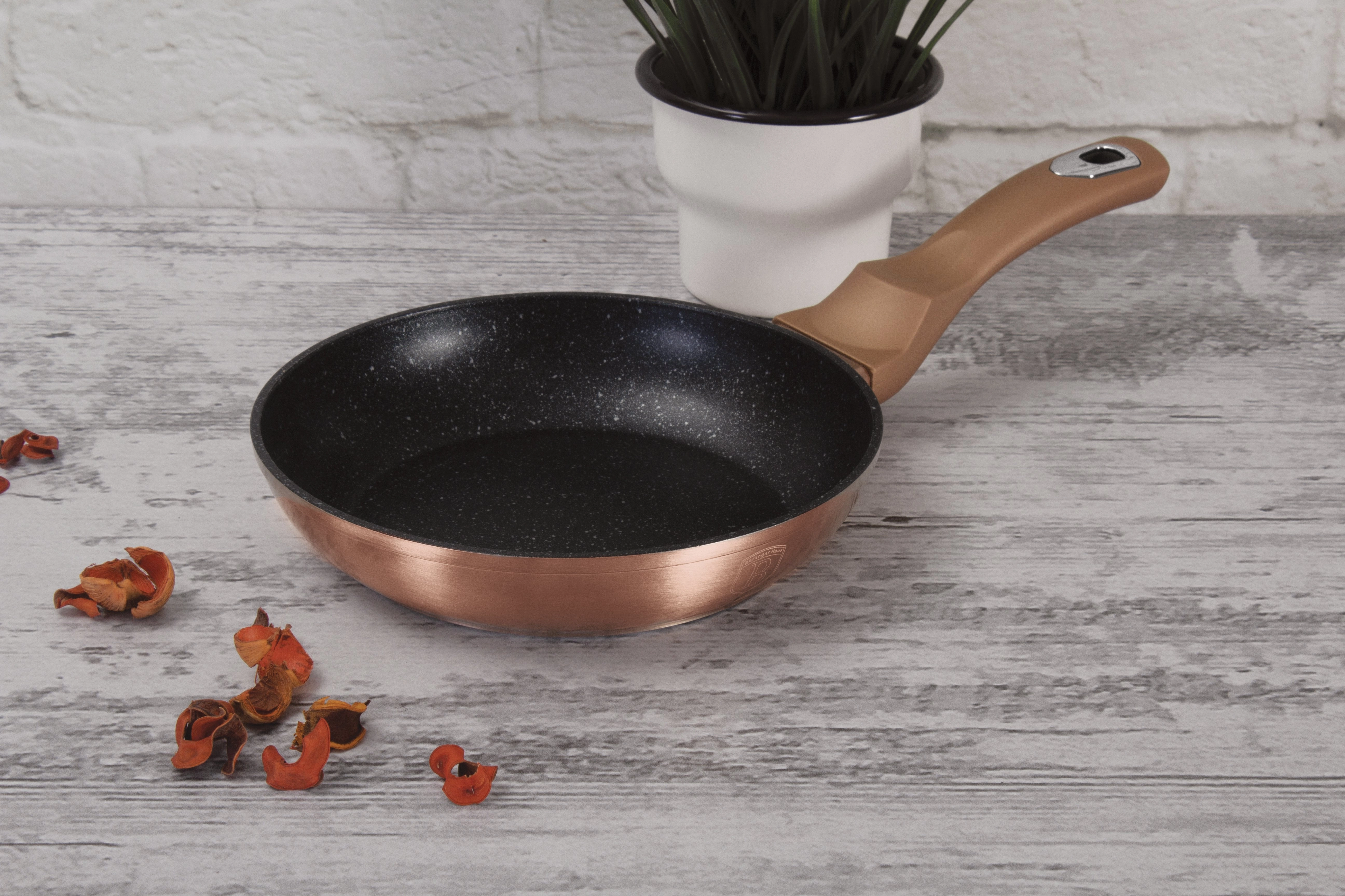 Frypan 8 inches w/ Protector Rose Gold Collection