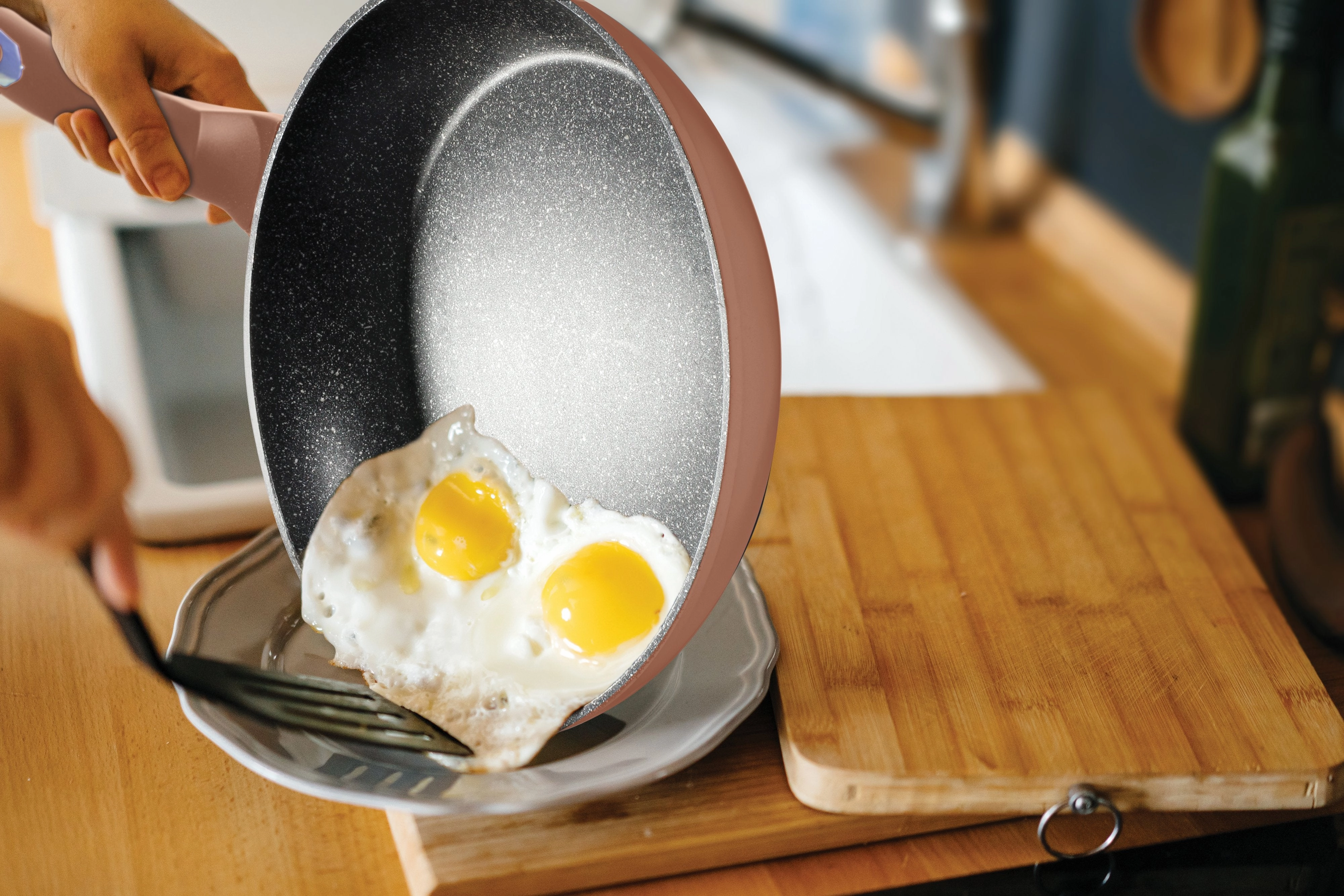 Frypan 9.5 inches w/ Protector Rose Gold Collection