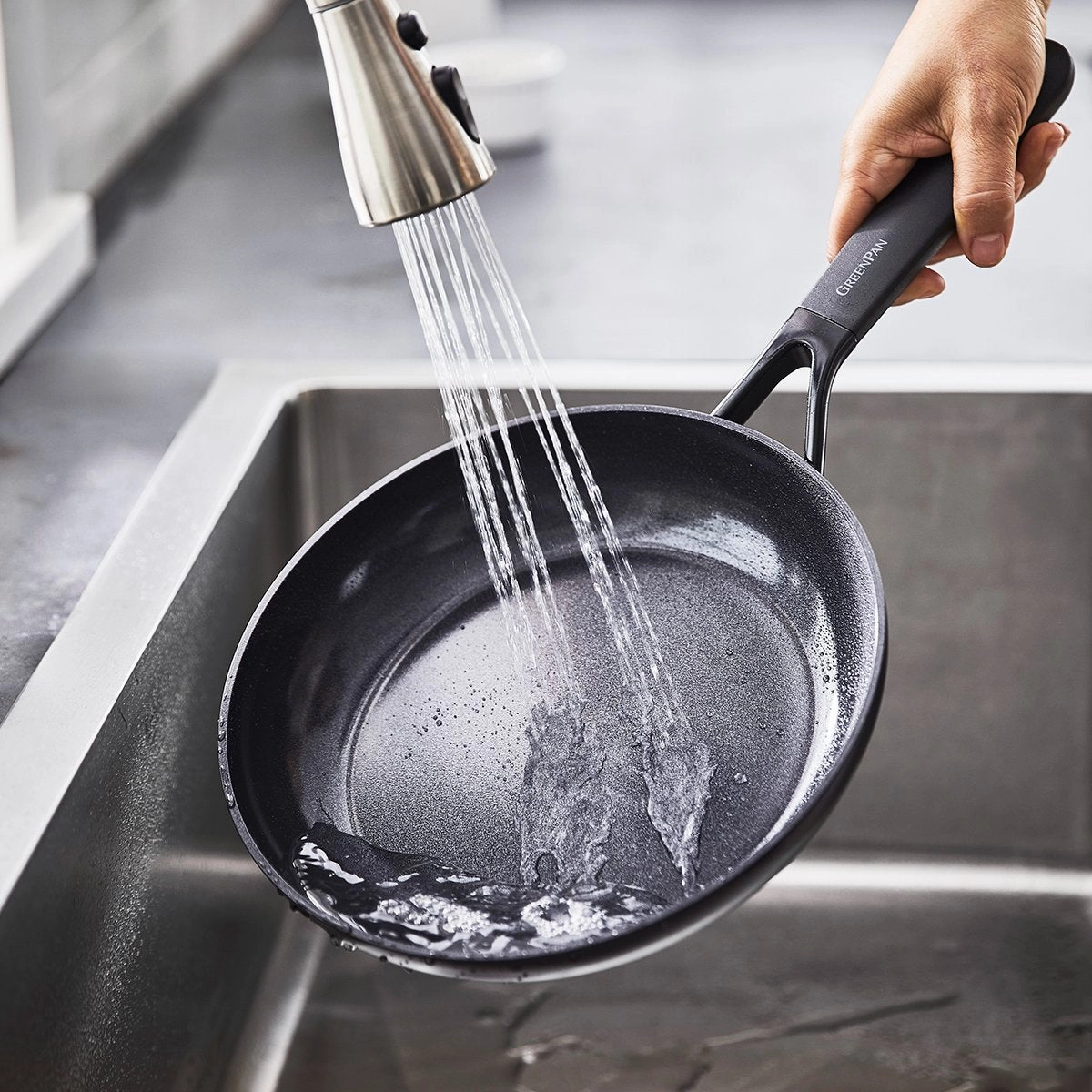 GreenPan SmartShape Healthy Ceramic Nonstick Hard Anodized 9.5-Inch Fry Pan