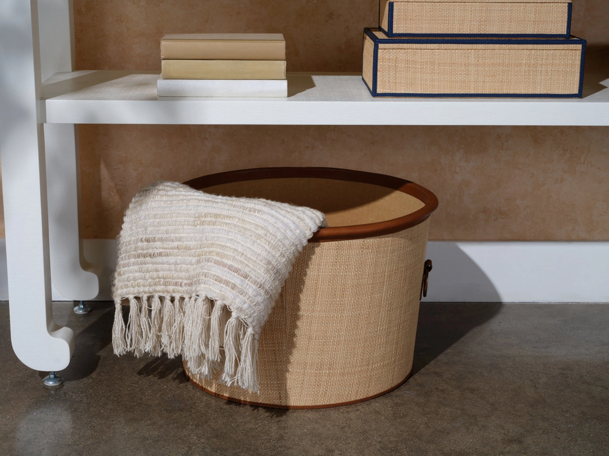 Hanford Natural Raffia/Saddle Leather Large Round Basket