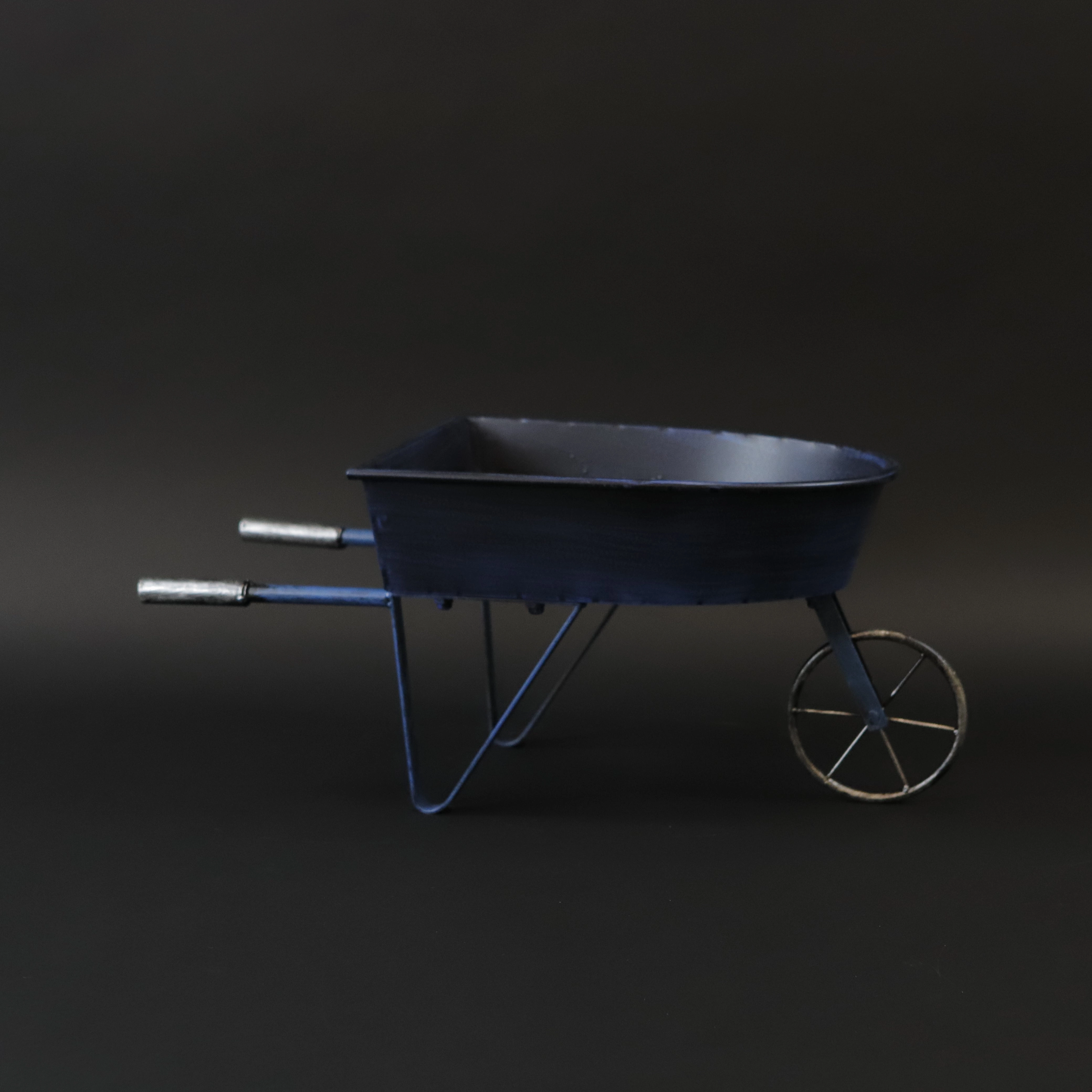 HCHD7210 - Wheel Barrow Planter Metal Home Decor collection