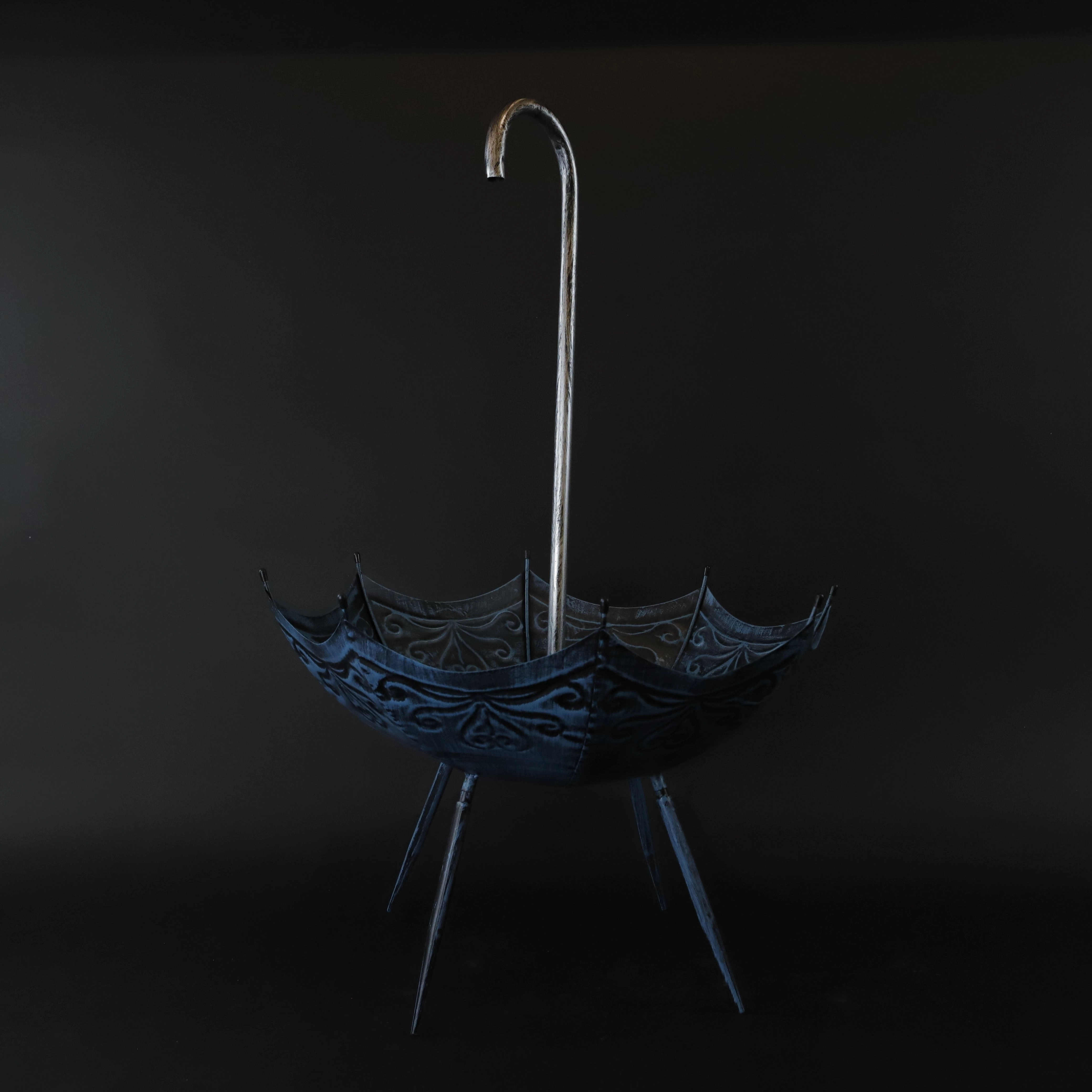 HCHD7211 - Umbrella Planter Metal Home Decor collection