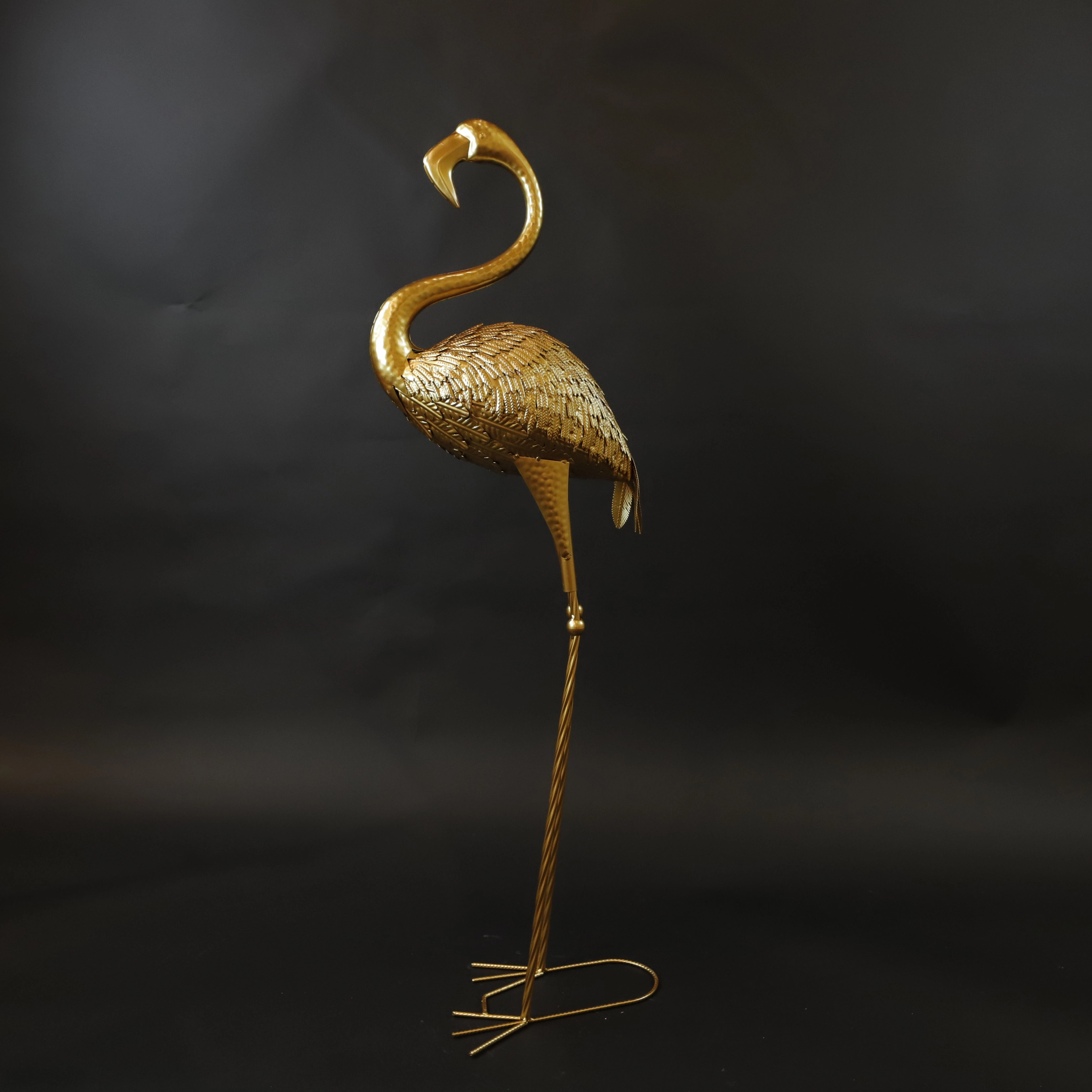 HCHD7221 - M Gold Flamingo Metal Home Decor collection