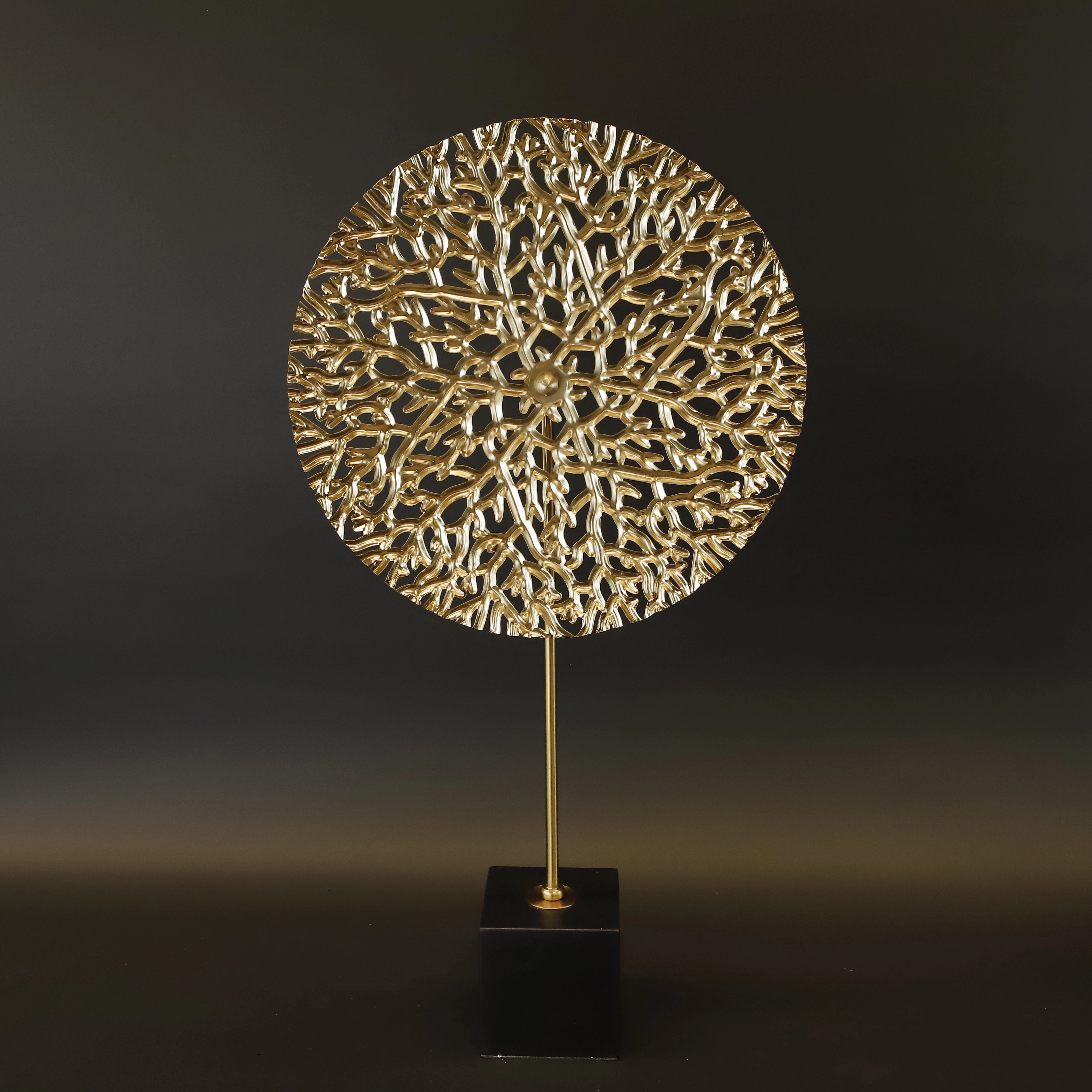 HCHD8760 - L Round Filigree Circle Metal Home Decor collection