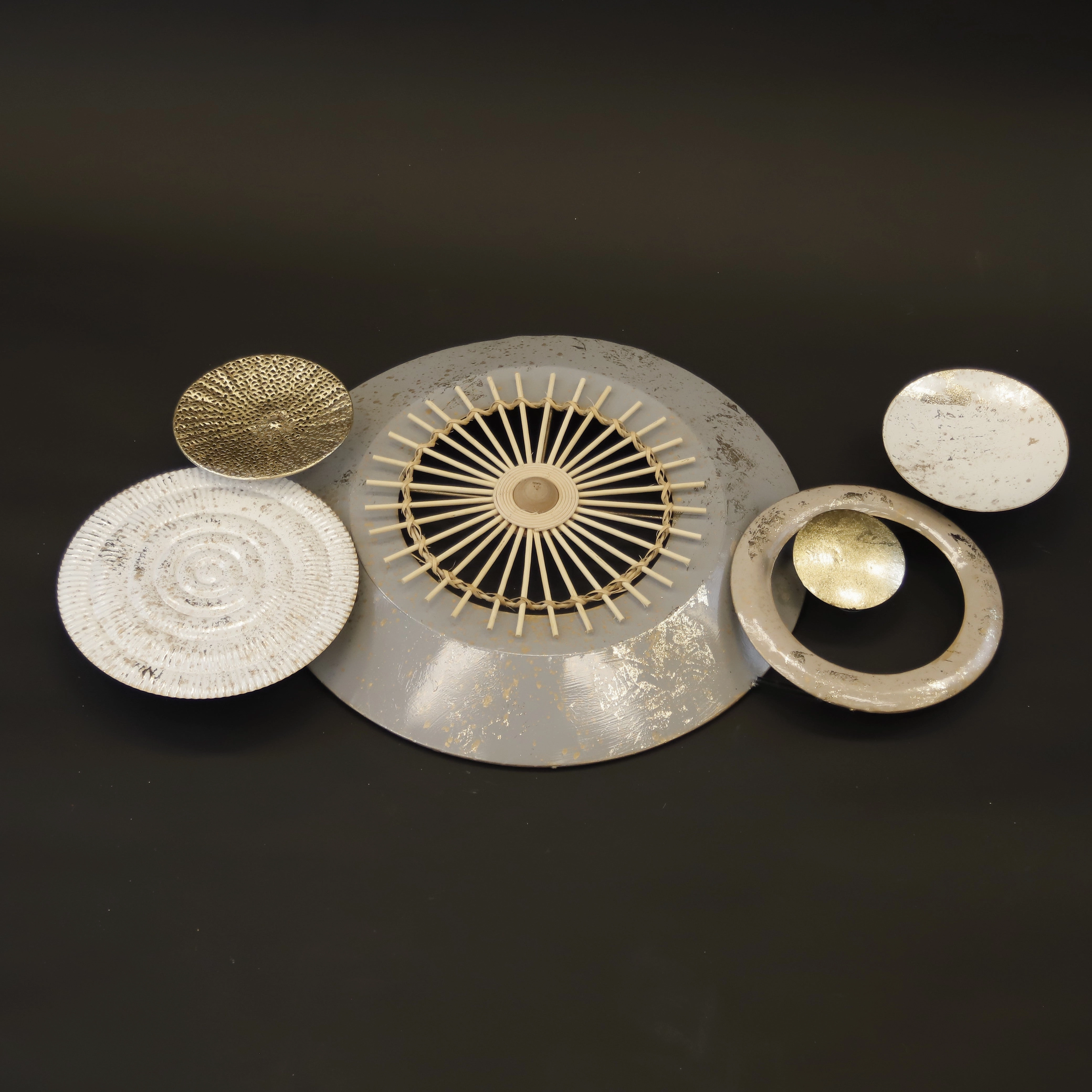 HCHD8794 - Beige Circles Wall Art Metal Home Decor collection