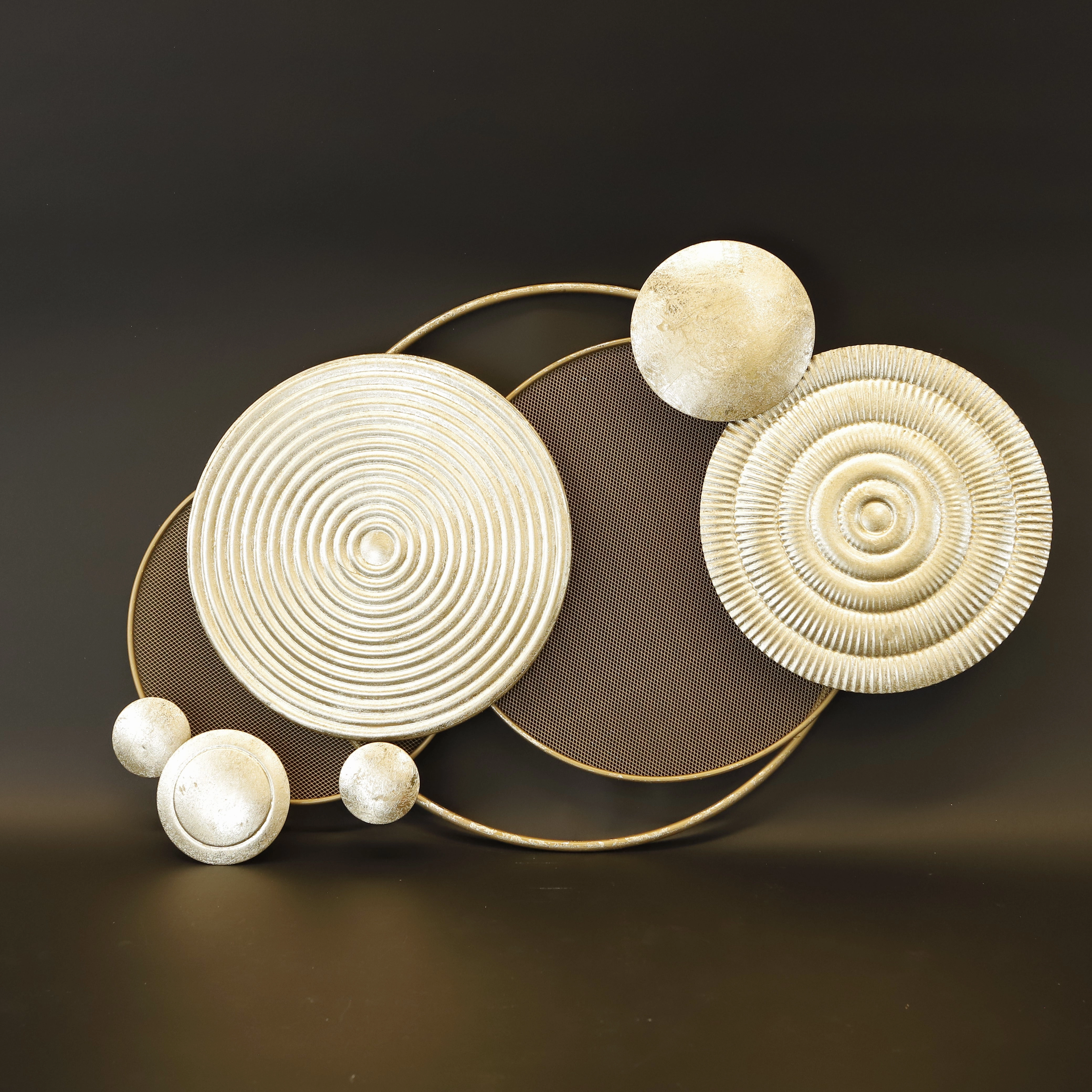 HCHD8868 - Small White/Gold Wall Art - 2 Metal Home Decor collection