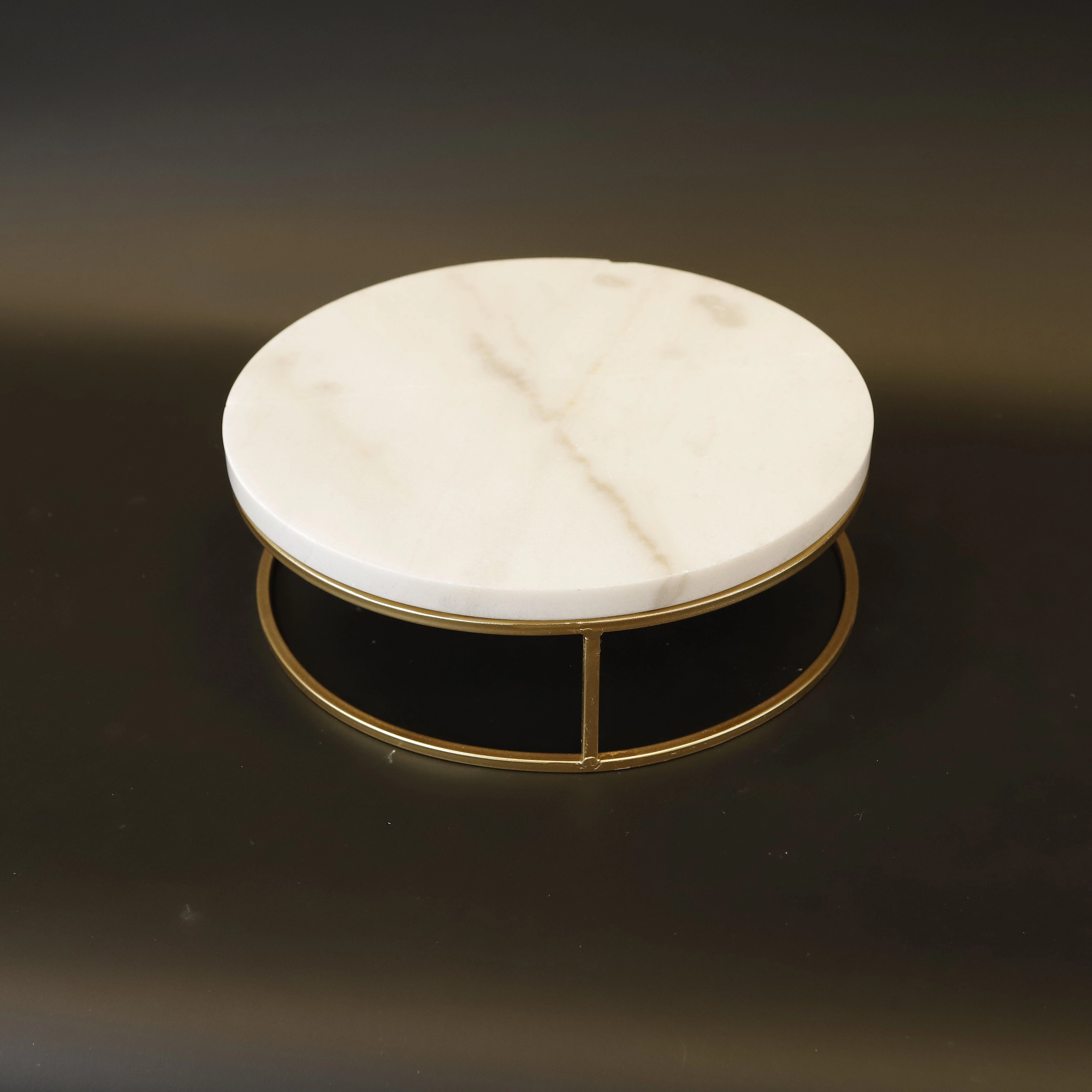 HCHD9184 - S White/Gold Plate Stand Metal Home Decor collection