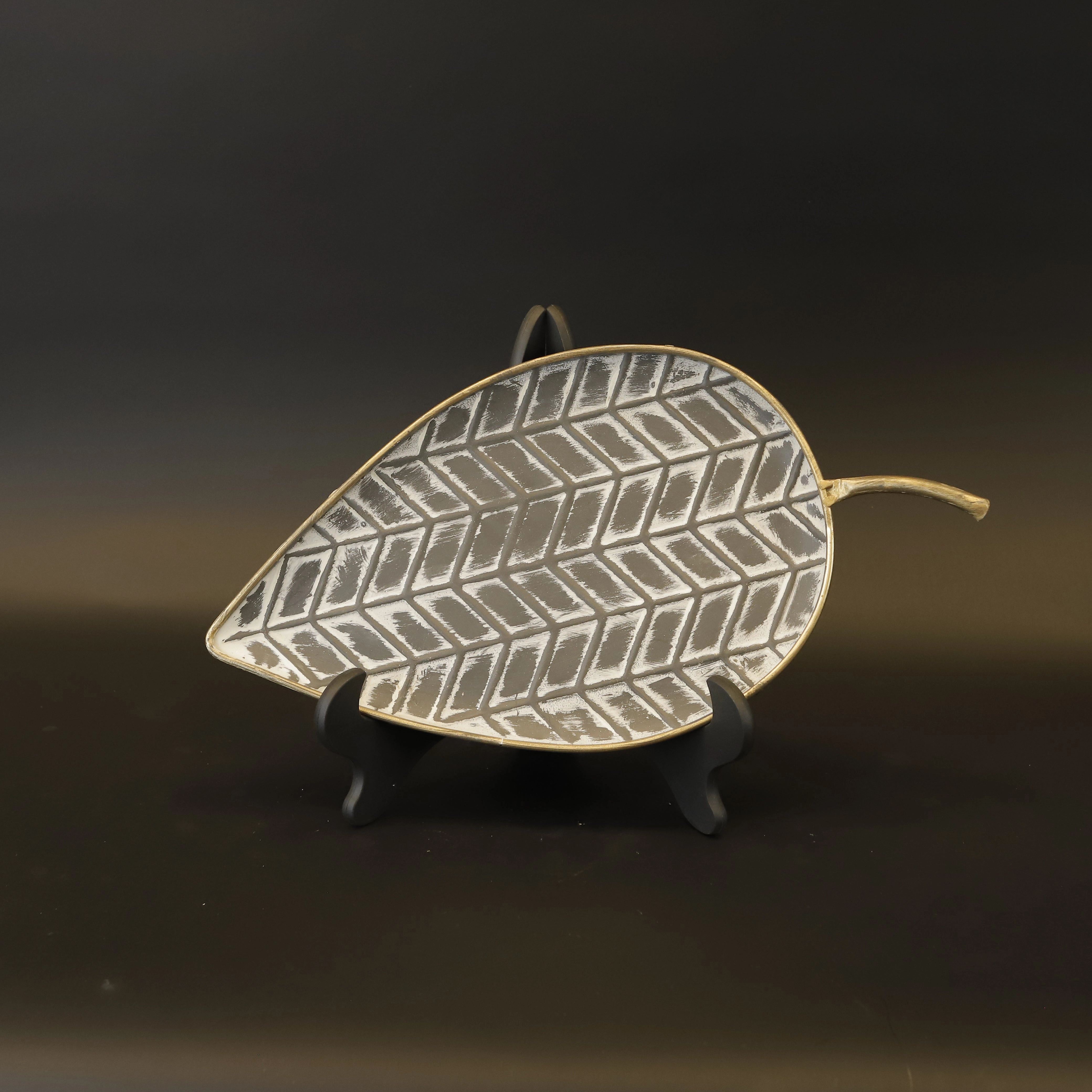 HCHD9189 - S Charcoal Leaf Plate Metal Home Decor collection