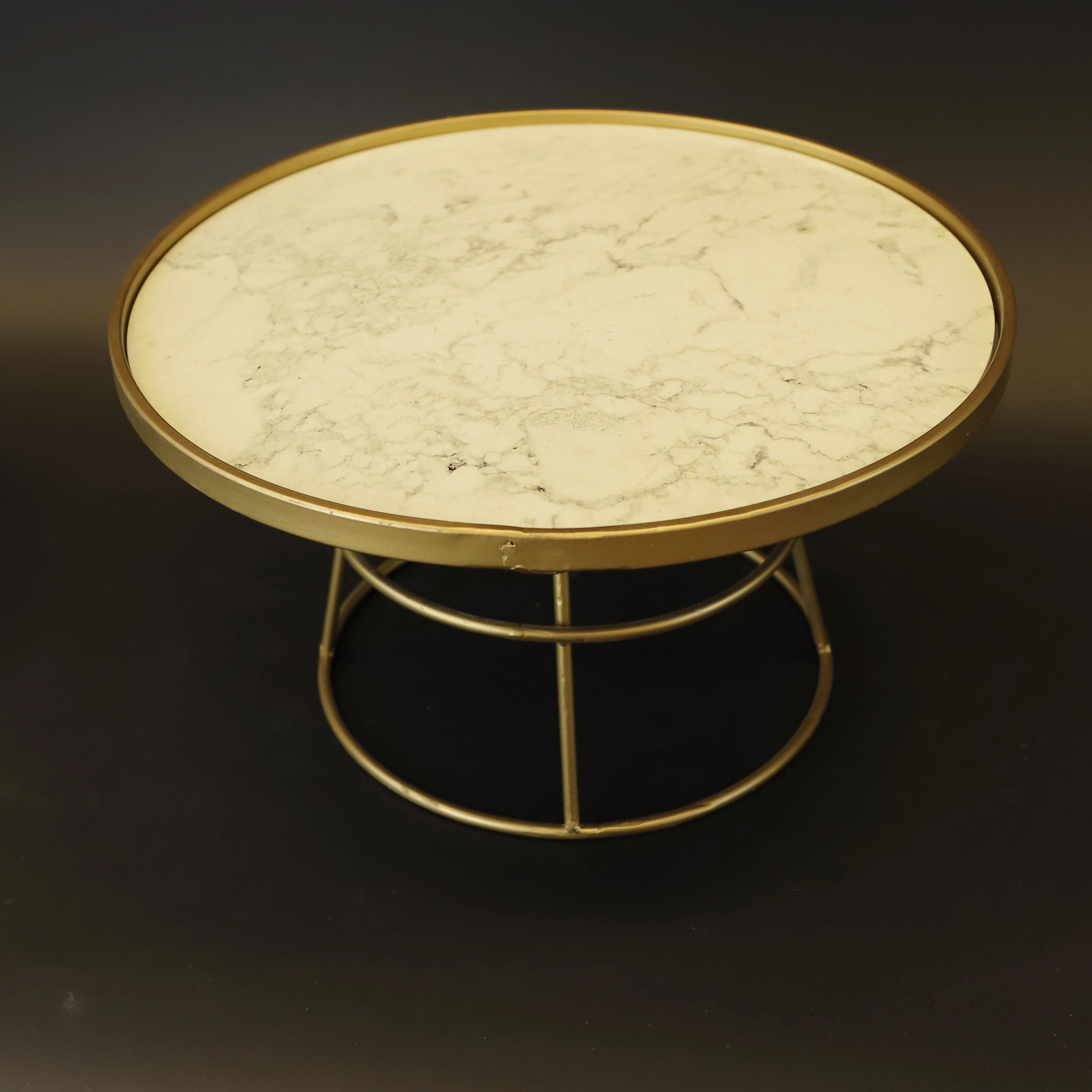HCHD9197 - L White/Gold Plate Stand Metal Home Decor collection