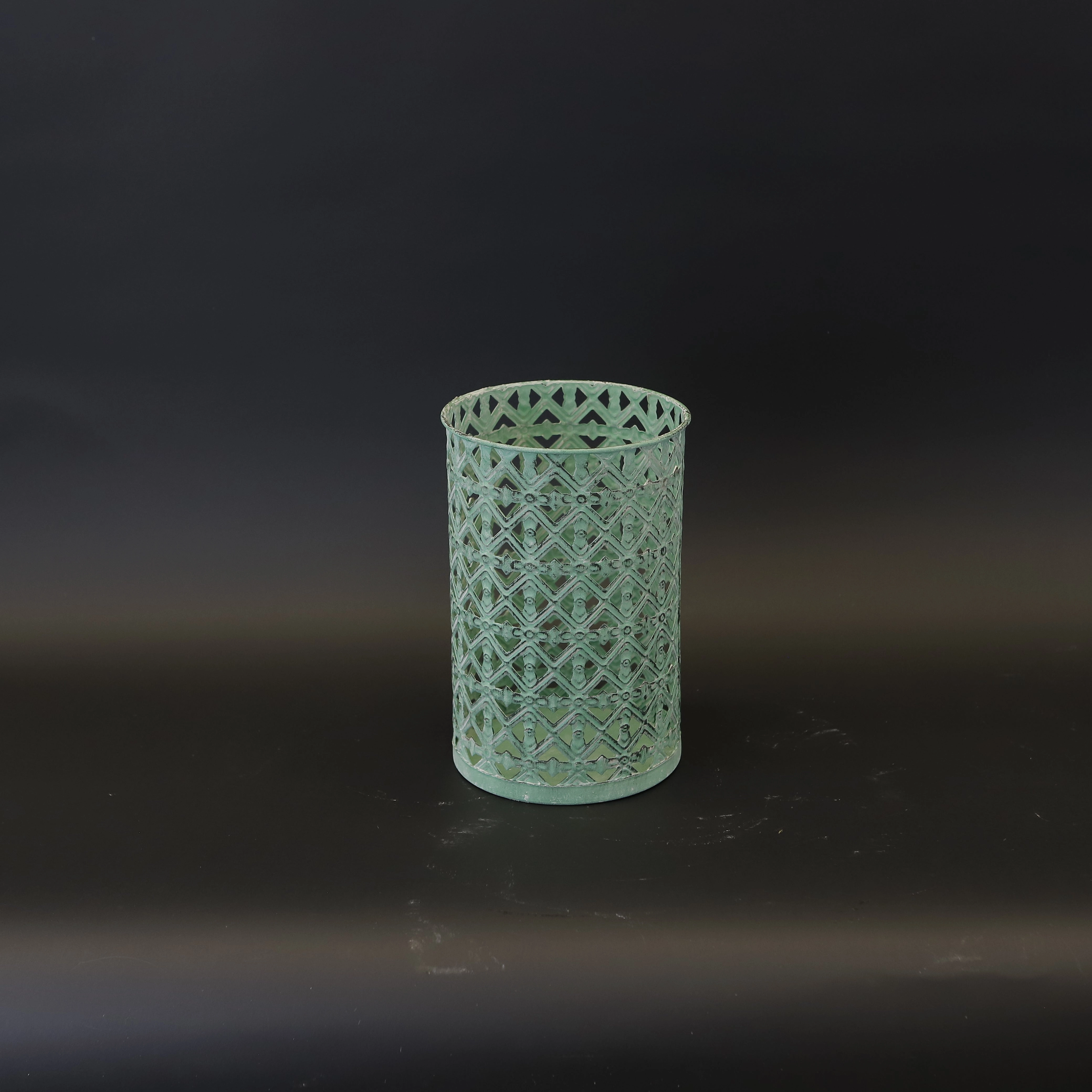 HCHD9255 - M Green Cylinder Vase Metal Home Decor collection