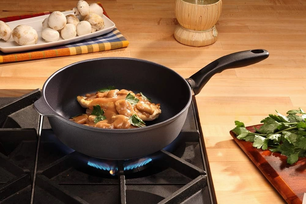 HD Nonstick Swiss Diamond 4.3 qt Saute Pan with Glass Lid, Induction