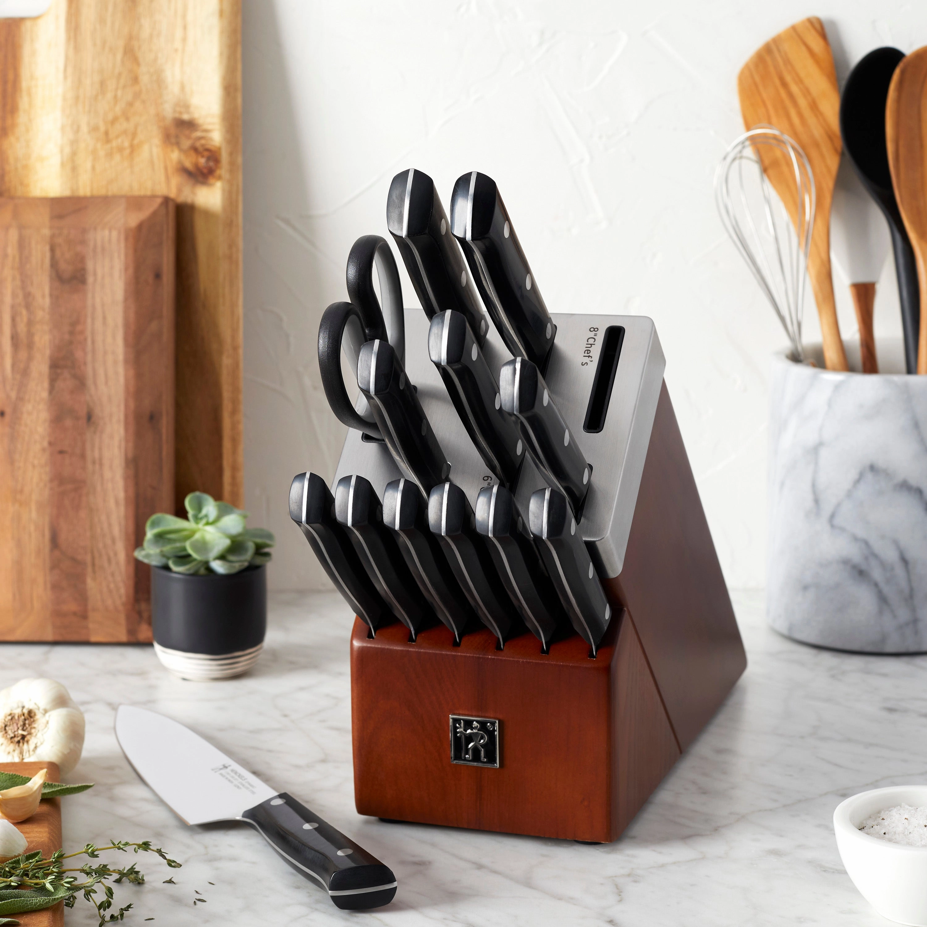 Henckels Dynamic 20-pc Self-Sharpening Knife Block Set