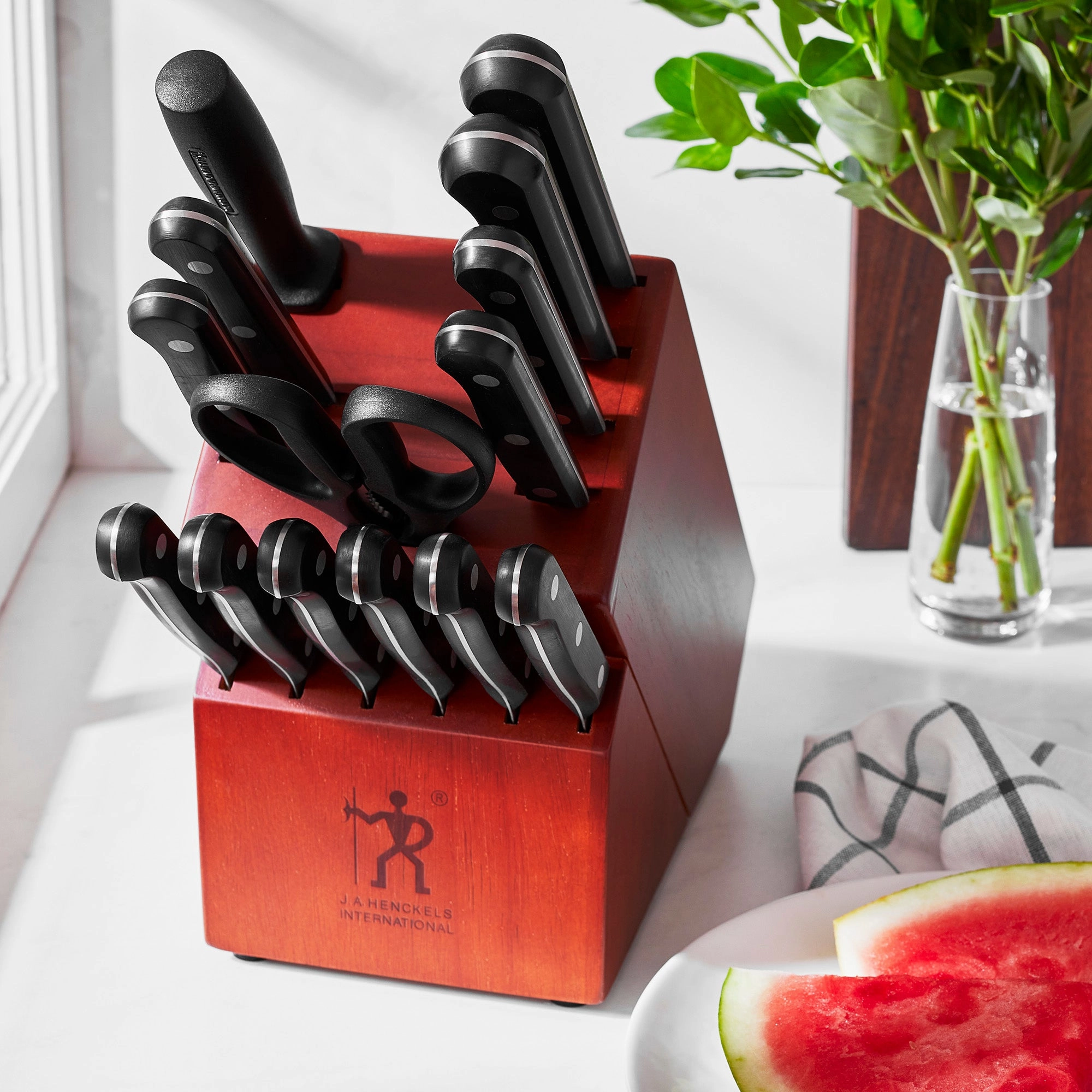HENCKELS Solution Razor-Sharp 15-pc Knife Set, German Engineered Informed by 100  Years of Mastery, Chefs Knife