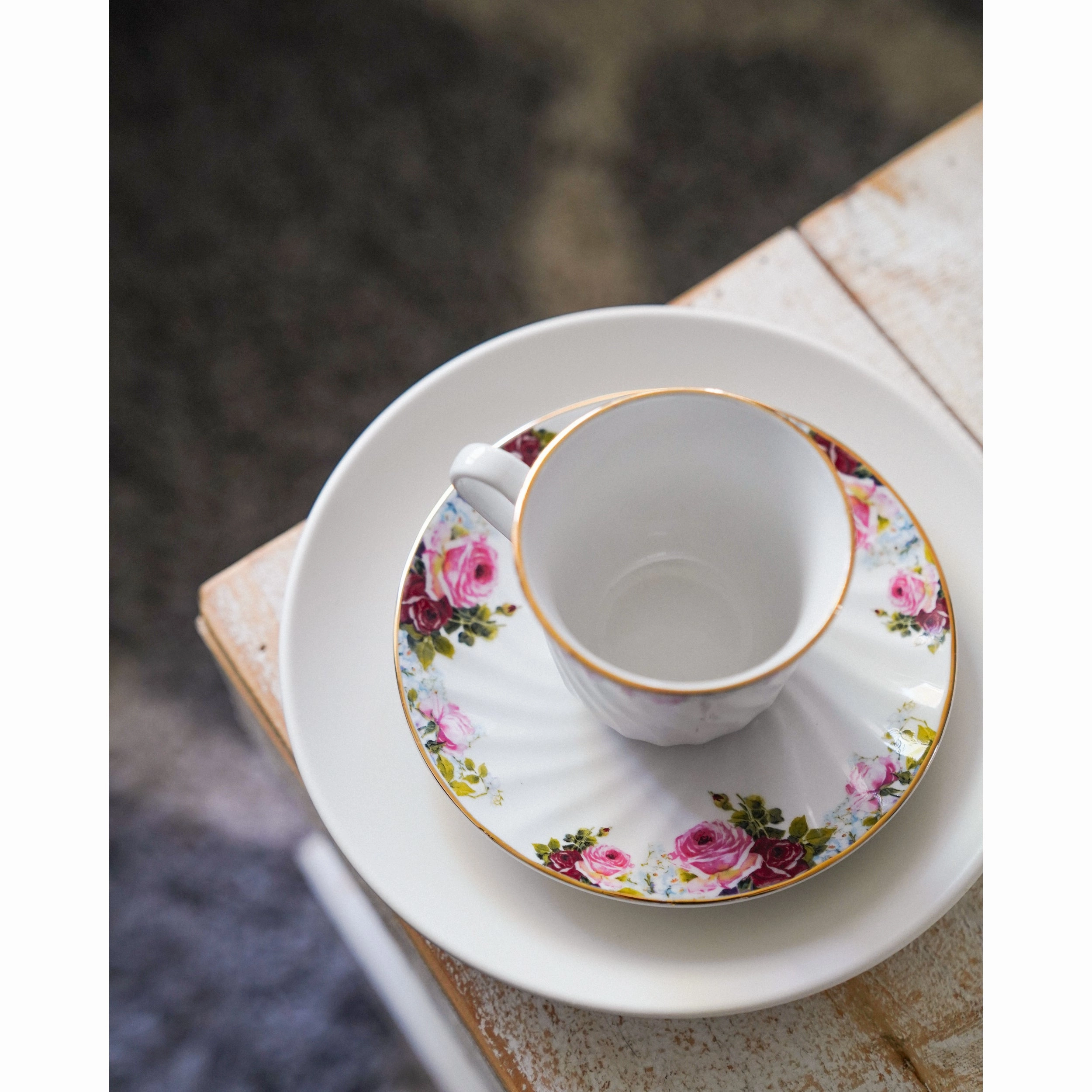 Limited Edition: Vintage Bloom Cups & Saucers Set