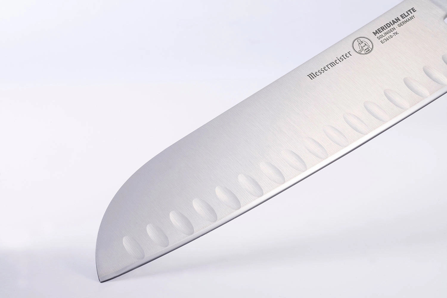 Messermeister Meridian Elite 7-Inch Kullenschliff Santoku Knife