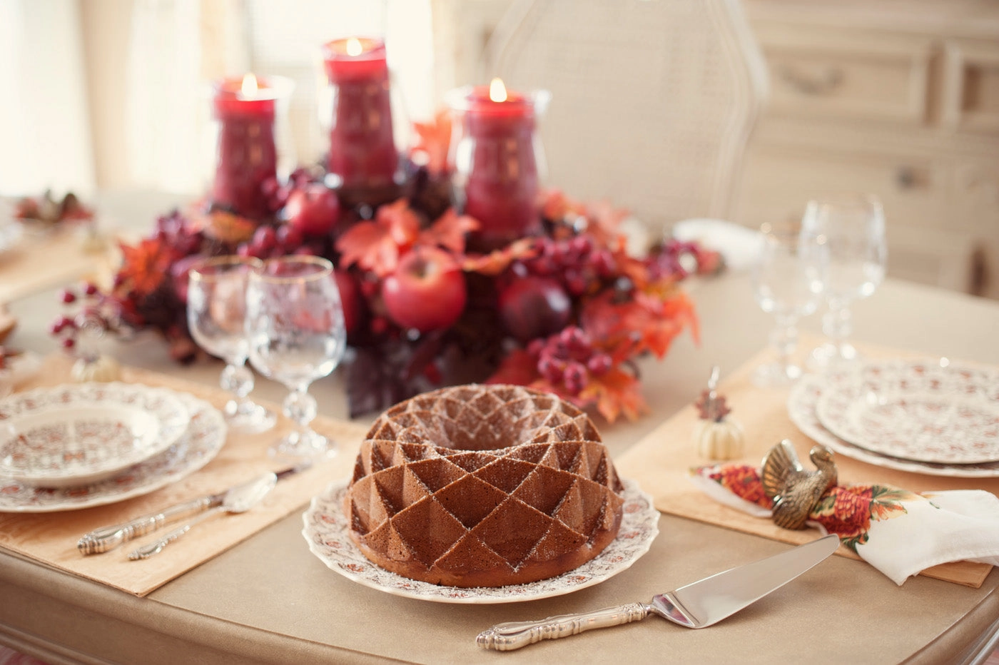 Nordic Ware Cast Aluminum Jubilee Bundt Pan, Gold