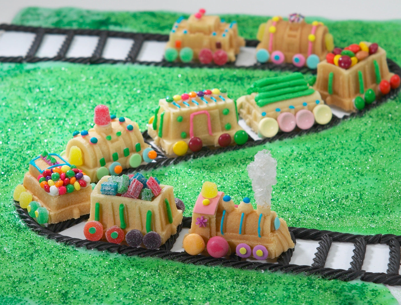Nordic Ware Pro Cast Aluminum Train Cake Pan