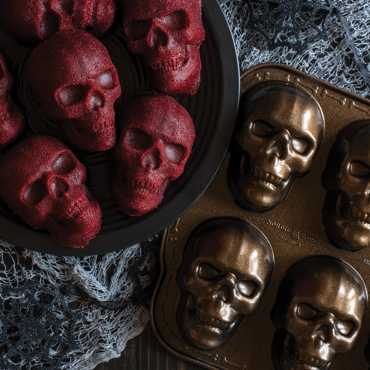 Nordic Ware Skull Cakelet Pan