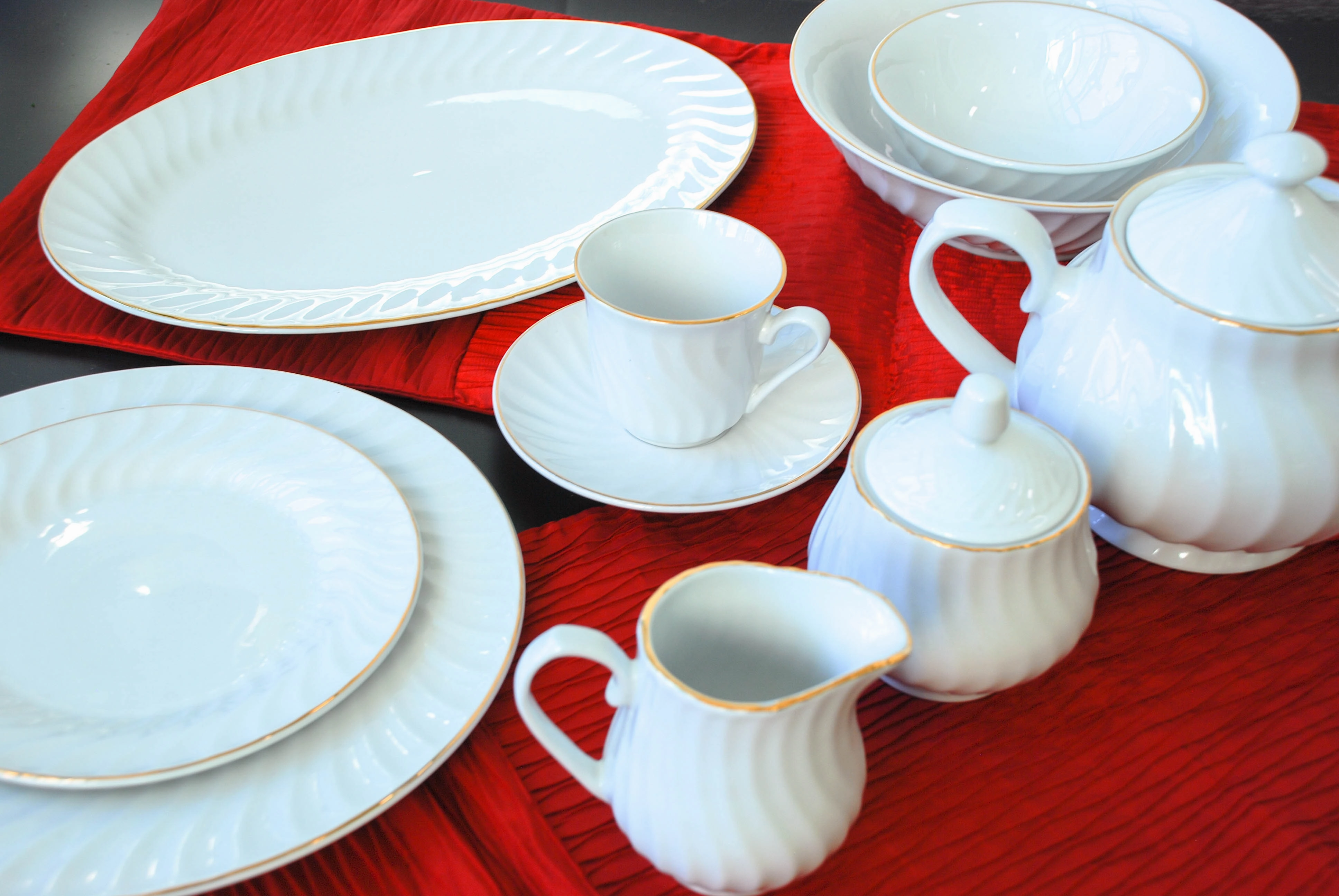 Paradise 45-Piece Dinnerware Set