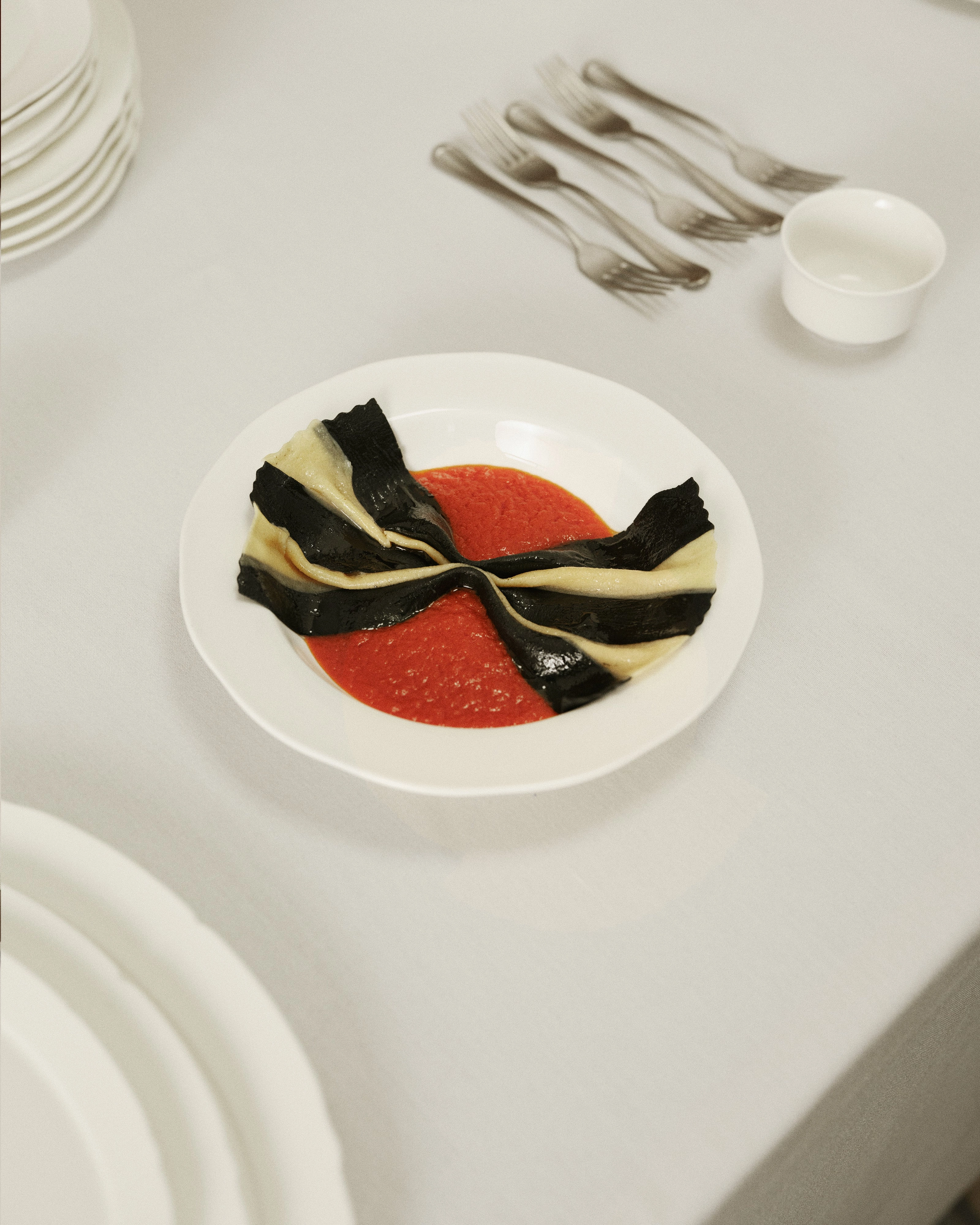 Pasta Plate White Silhouette
