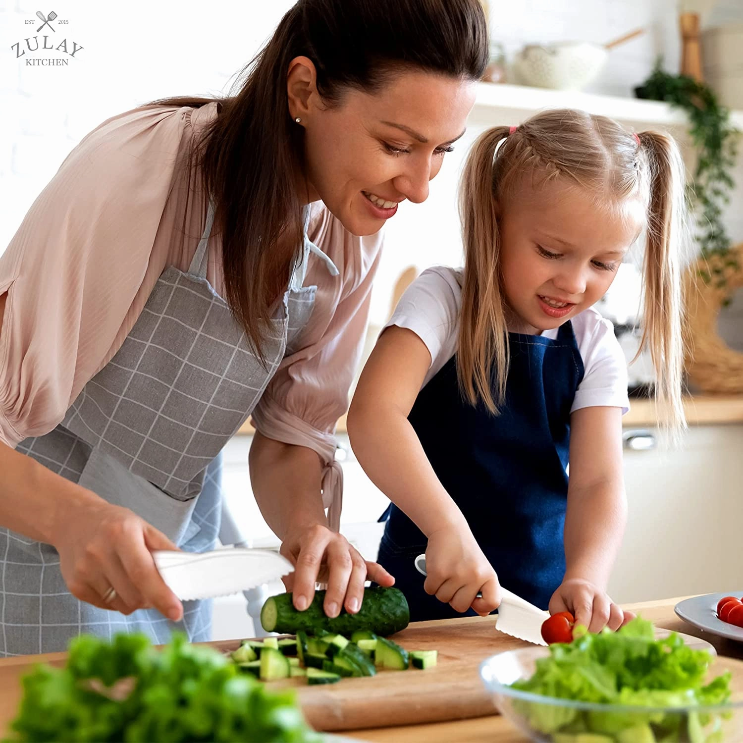 Perfect Starter Knife Set for Little Hands in the Kitchen (3-piece)