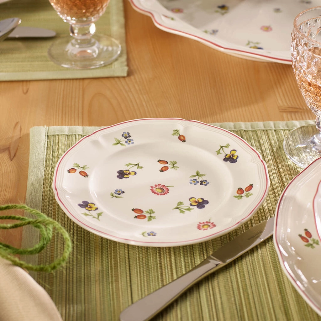 Petite Fleur Marketplace Categories/Home/Dining/Dinnerware/Casual Dining Dinnerware
