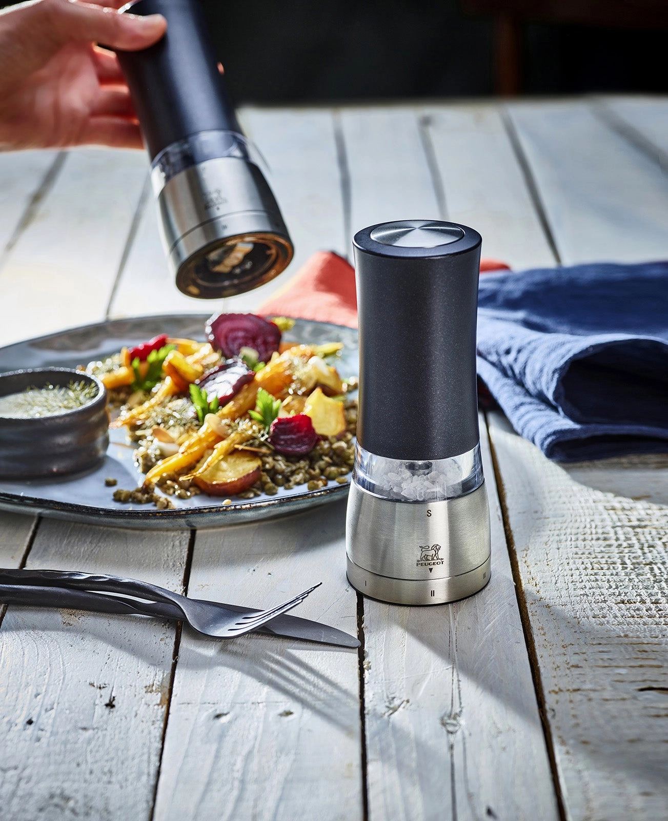 Peugeot Daman Electric Salt and Pepper Mill 2 Piece Set, Iridescent Black, 7-Inch